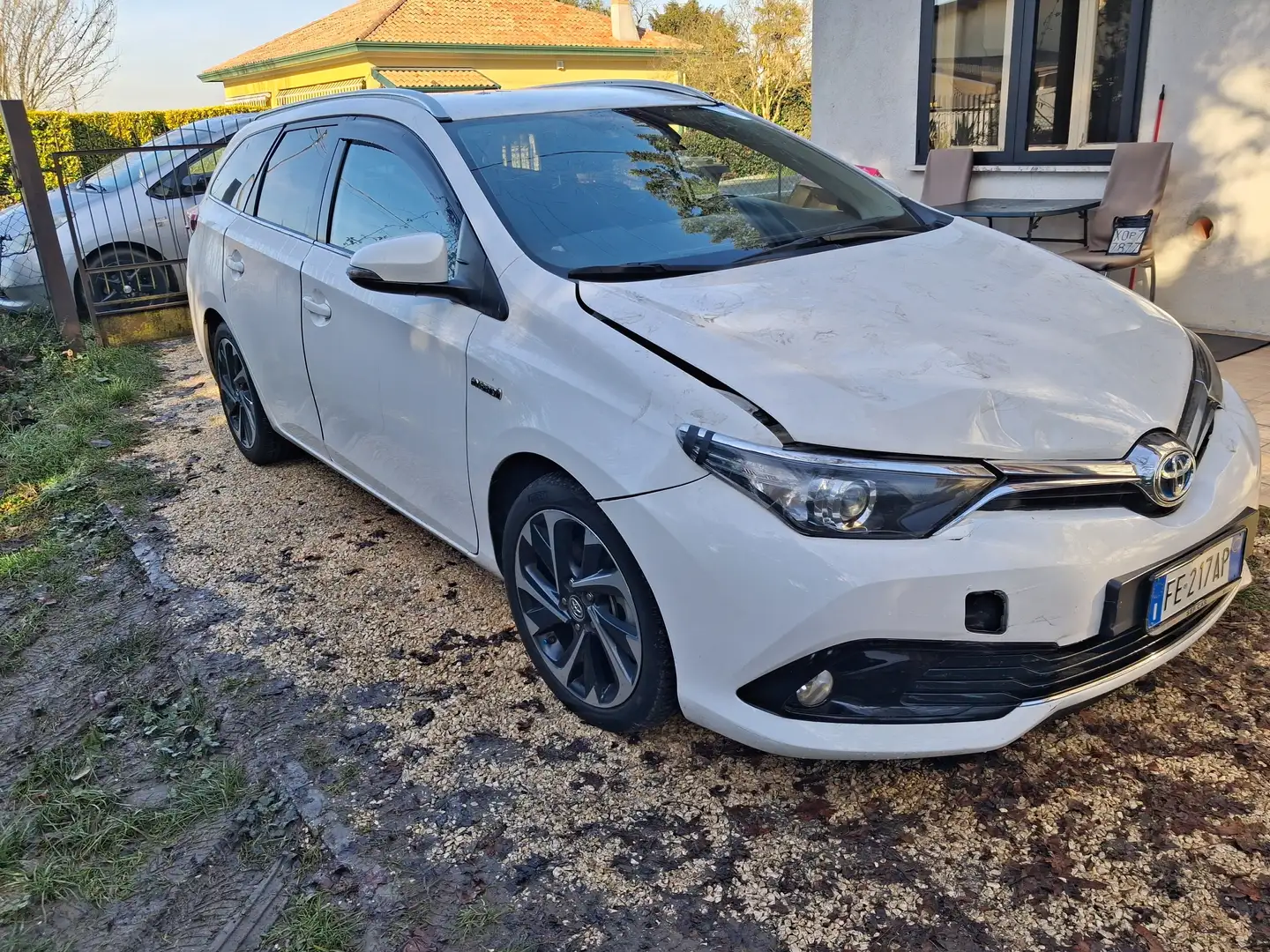 Toyota Auris Auris Touring Sports 1.8h Active cvt Bianco - 2