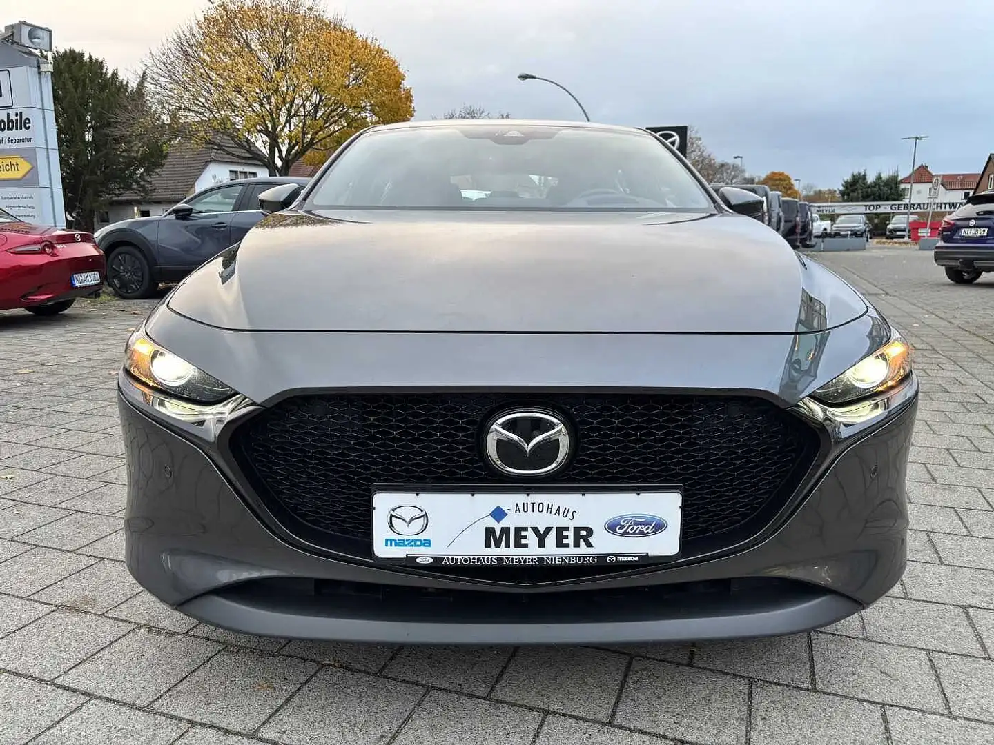 Mazda 3 Diesel Skyactiv-D 1.8 Selection Navi/AHK Grau - 2