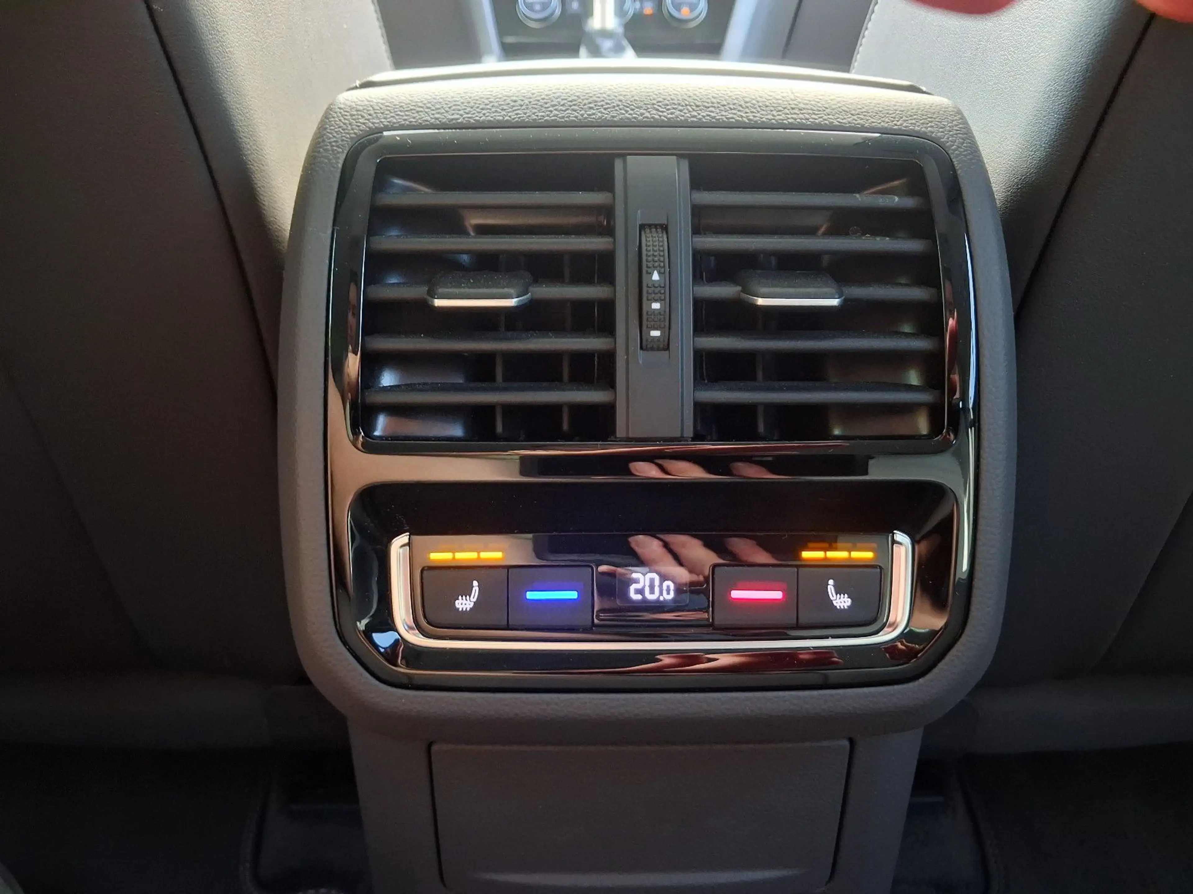 Volkswagen Arteon 2.0 TSI DSG Elegance LED+KAMERA+STANDHZG. — photo 12