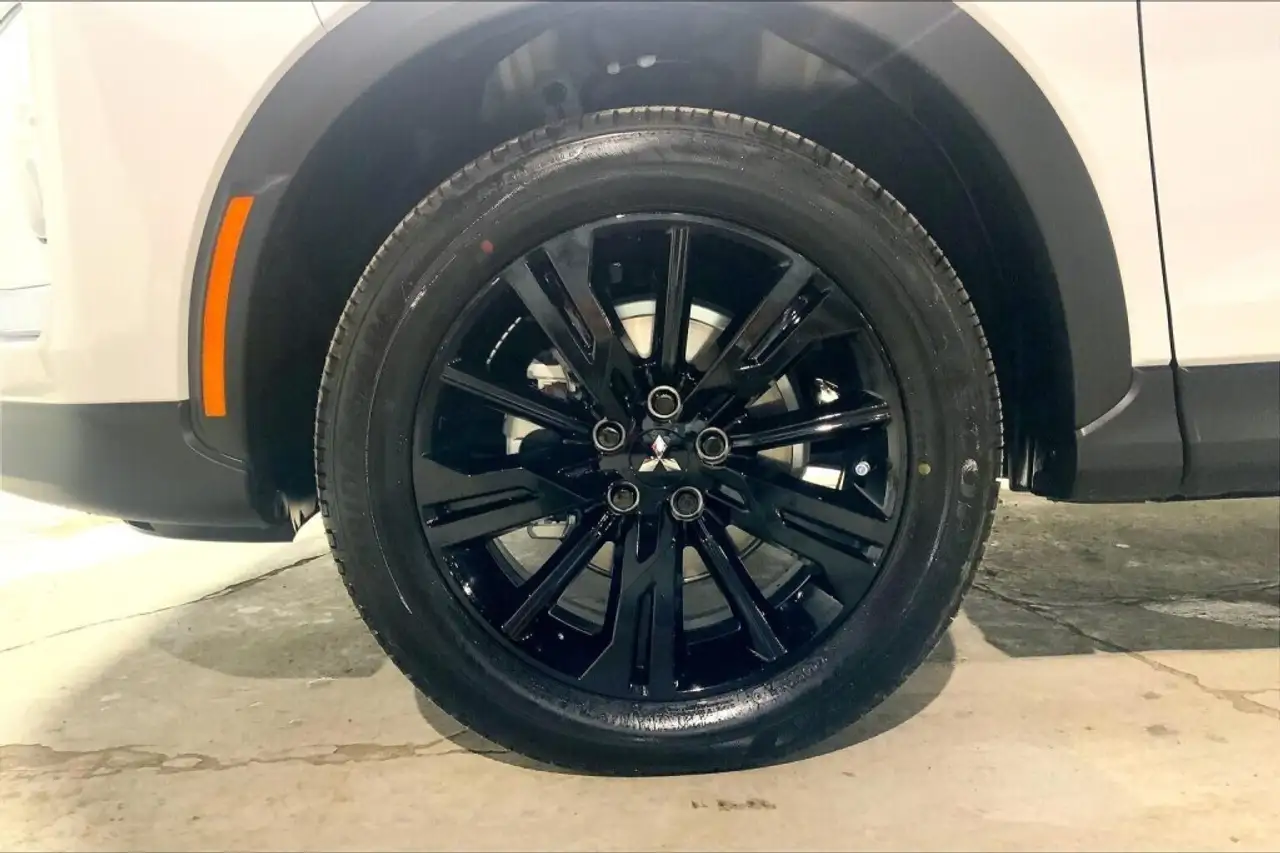 Mitsubishi Eclipse Cross снимка Mitsubishi Eclipse Cross