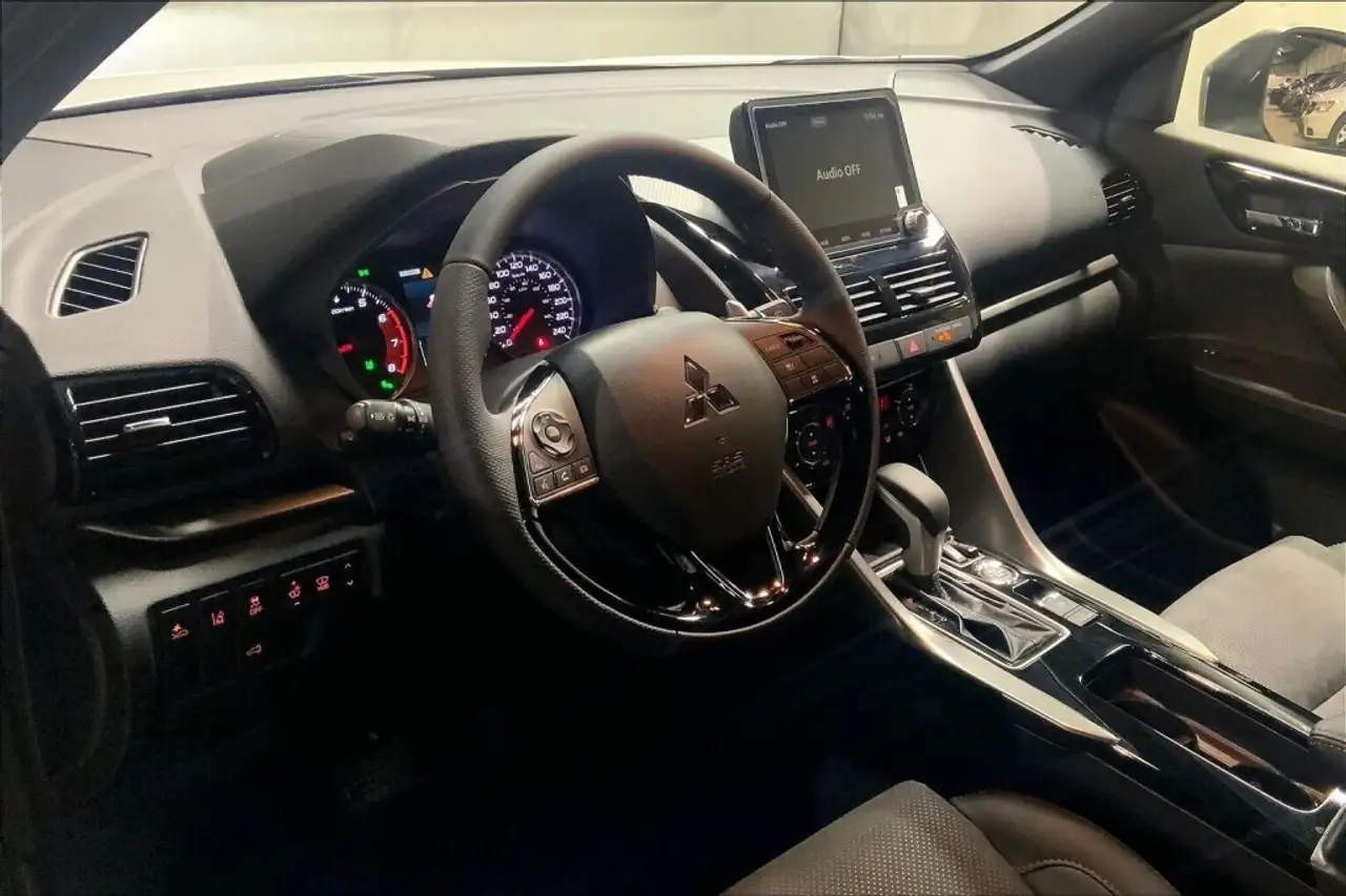 Mitsubishi Eclipse Cross снимка Mitsubishi Eclipse Cross