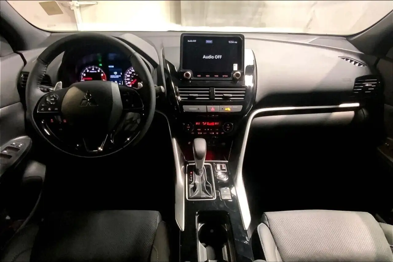 Mitsubishi Eclipse Cross снимка Mitsubishi Eclipse Cross