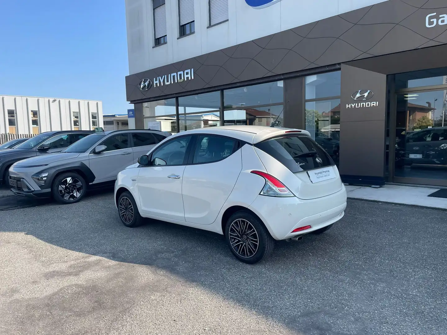 Lancia Ypsilon 1.2 69 CV 5 porte Gold Ok Neop! Bianco - 2
