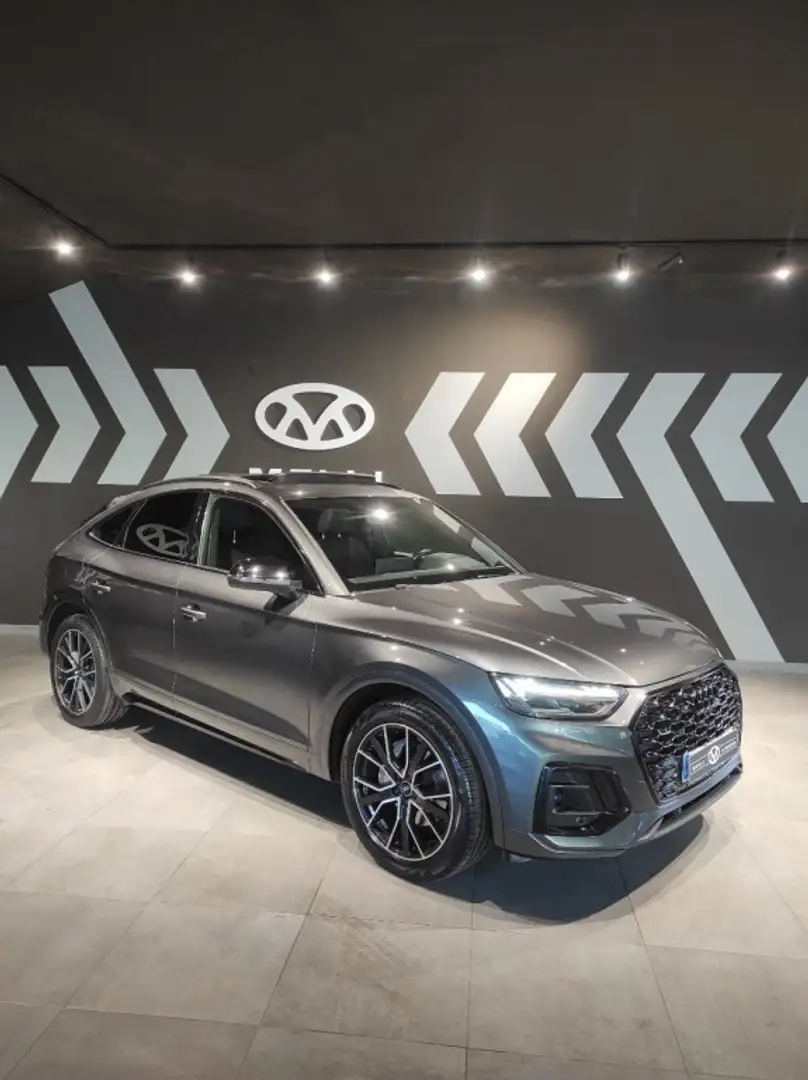Audi Q5 Sportback 35 TDI Black line S tronic Gris - 2