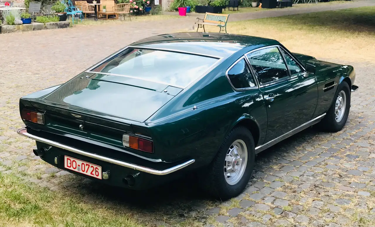 Aston Martin V8 Saloon (Serie IV), foto 4