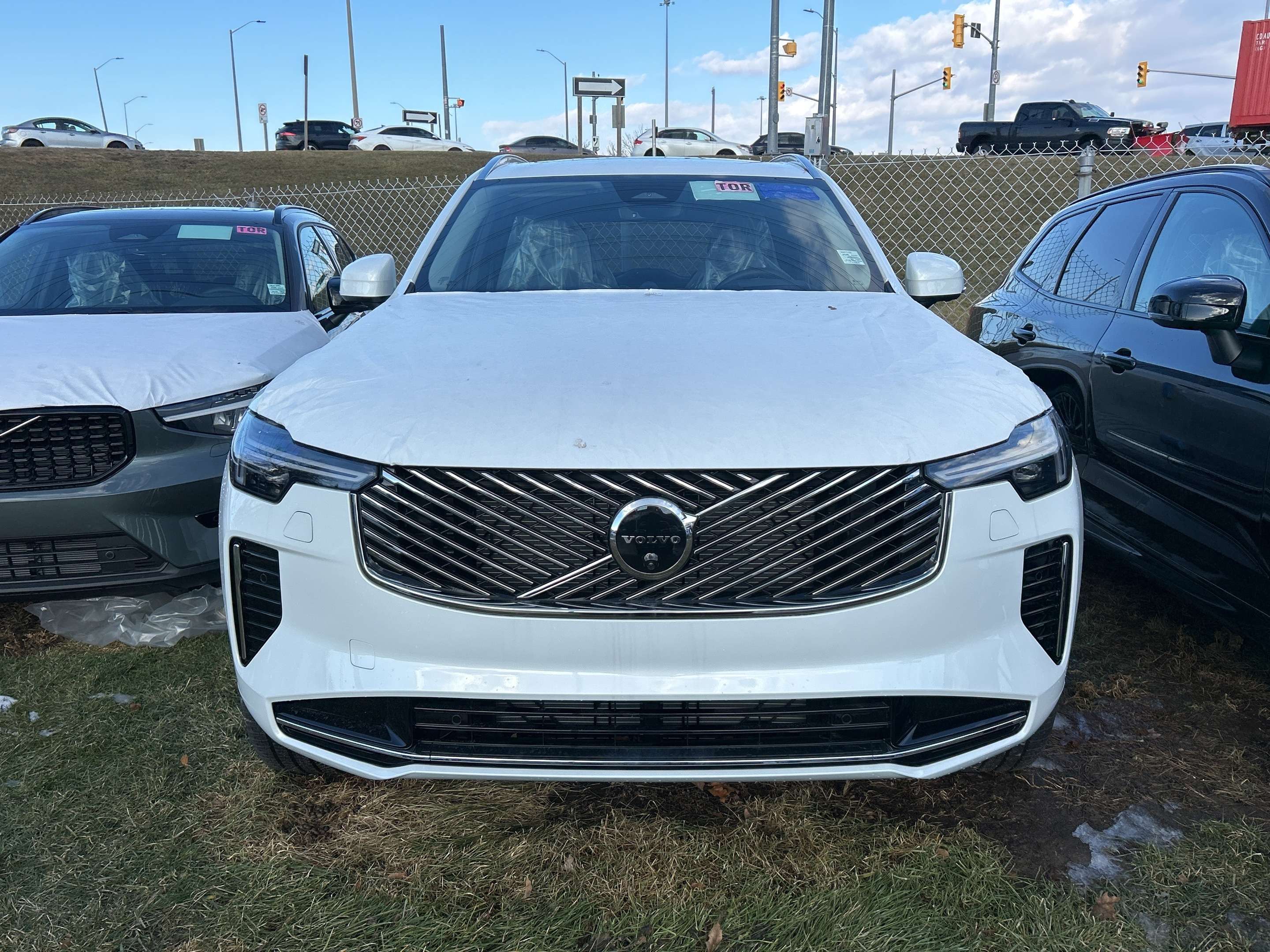 2026 Volvo XC90 B6 AWD Ultra Bright Theme 6-Seater alt 5