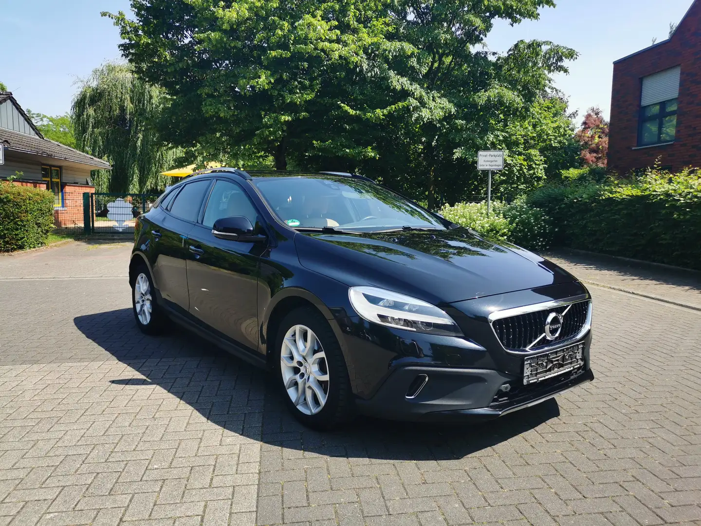 Volvo V40 Cross Country D4 Geartronic Pro - 190 PS!!! Чёрный - 1