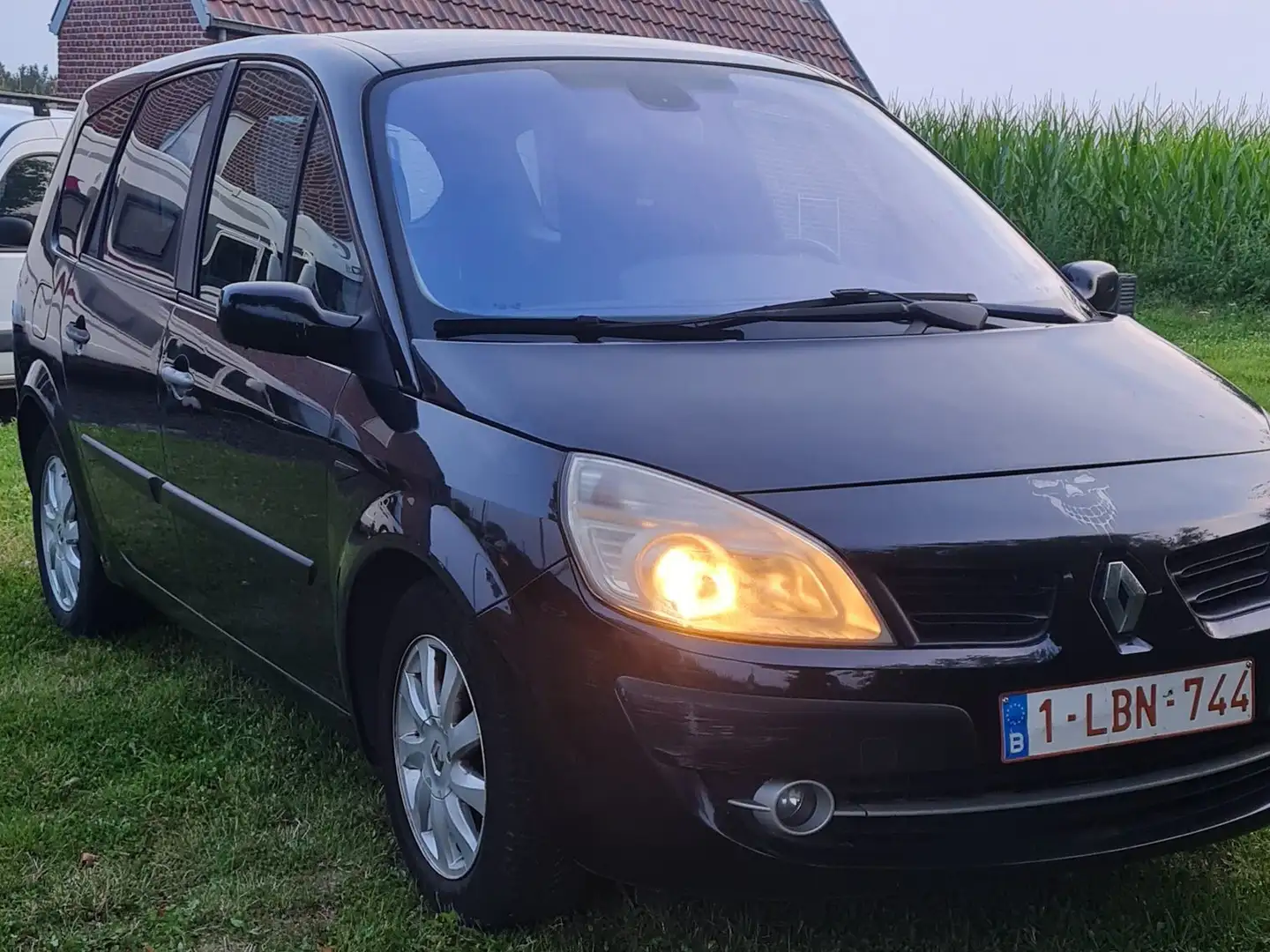 Renault Grand Scenic 7 places 1.5 dCi Roule Airco 6 vit Business Fekete - 1