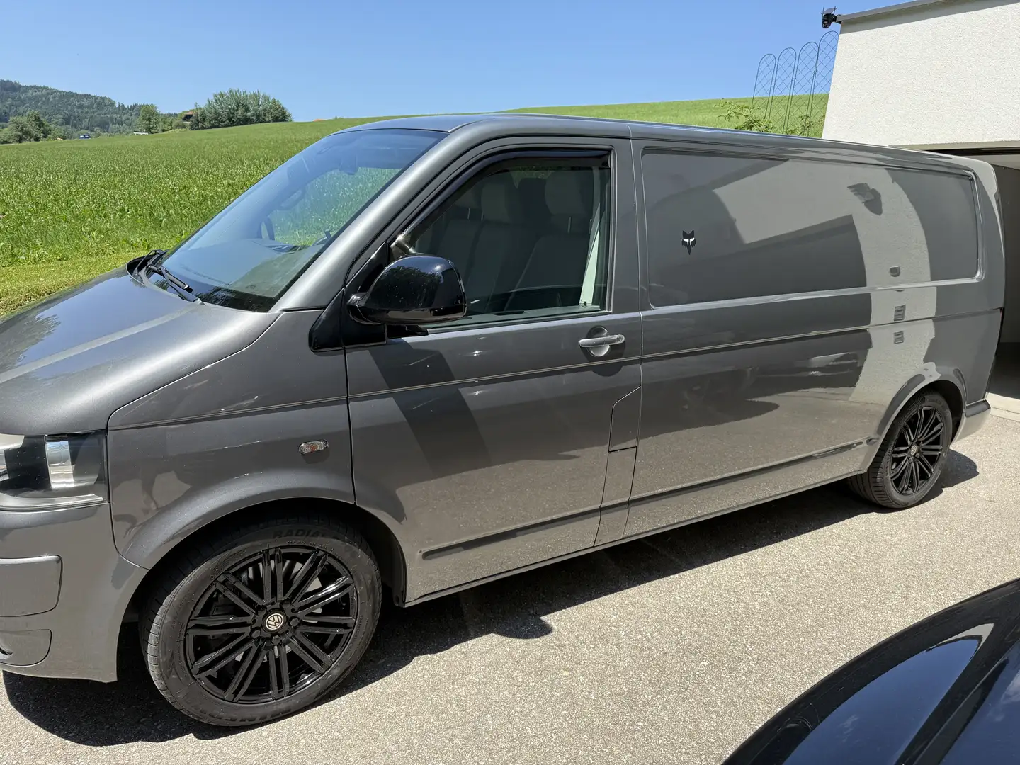 Volkswagen T5 Transporter Kastenwagen LR 2,0 BiTDI 4motion DSG D-PF - 2