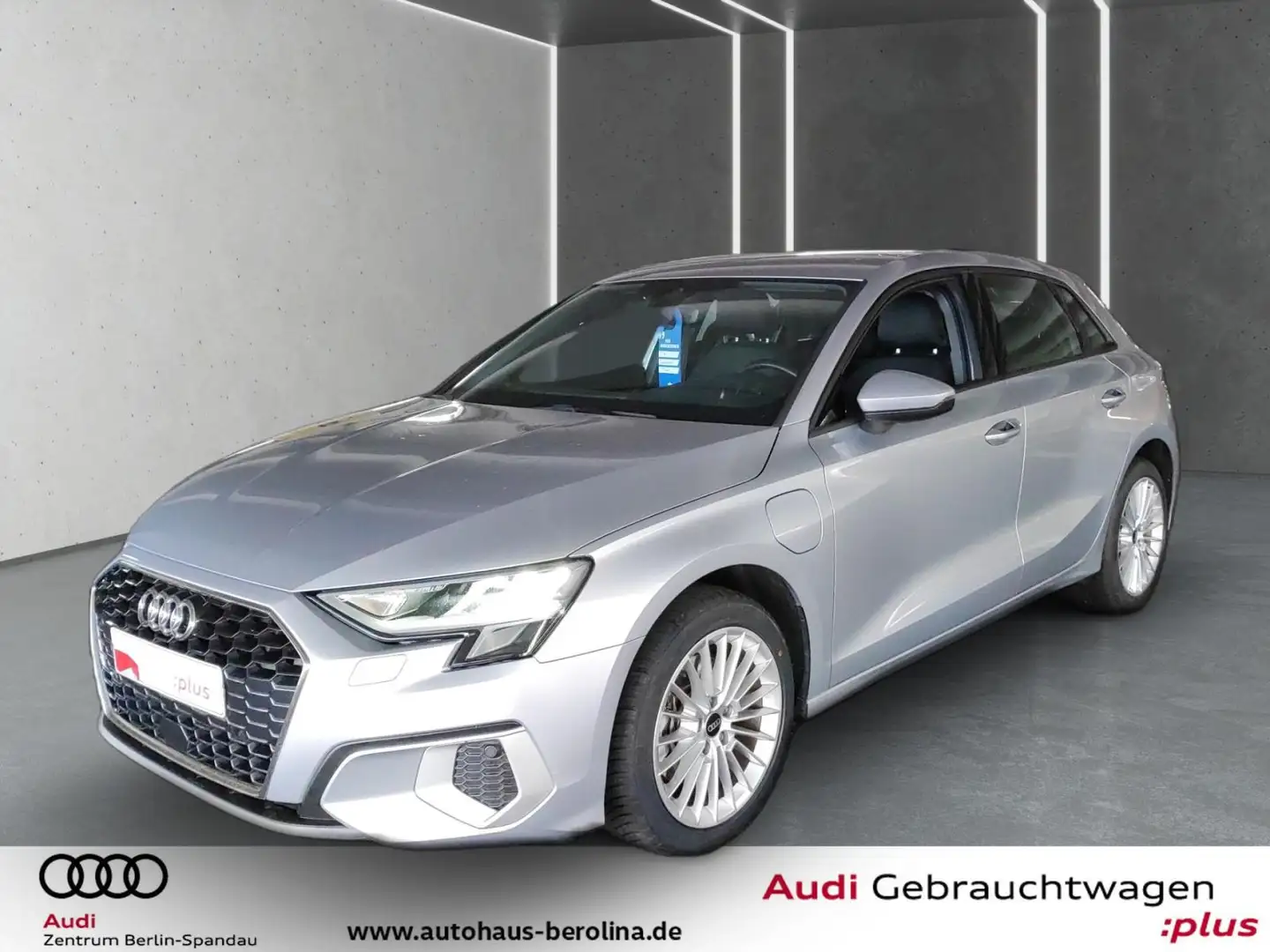 Audi A3 40 TFSI e Adv. S tronic *Virt.C+* Silber - 2