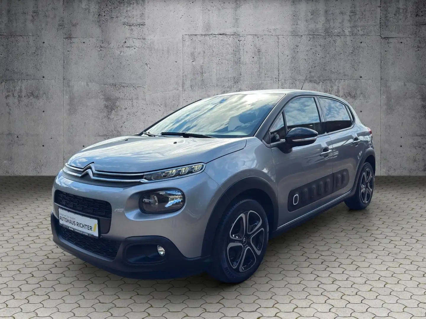 Citroen C3 Shine NAVI, DAB+, KLIMAAUTOMATIK, ALU, PDC Grijs - 1