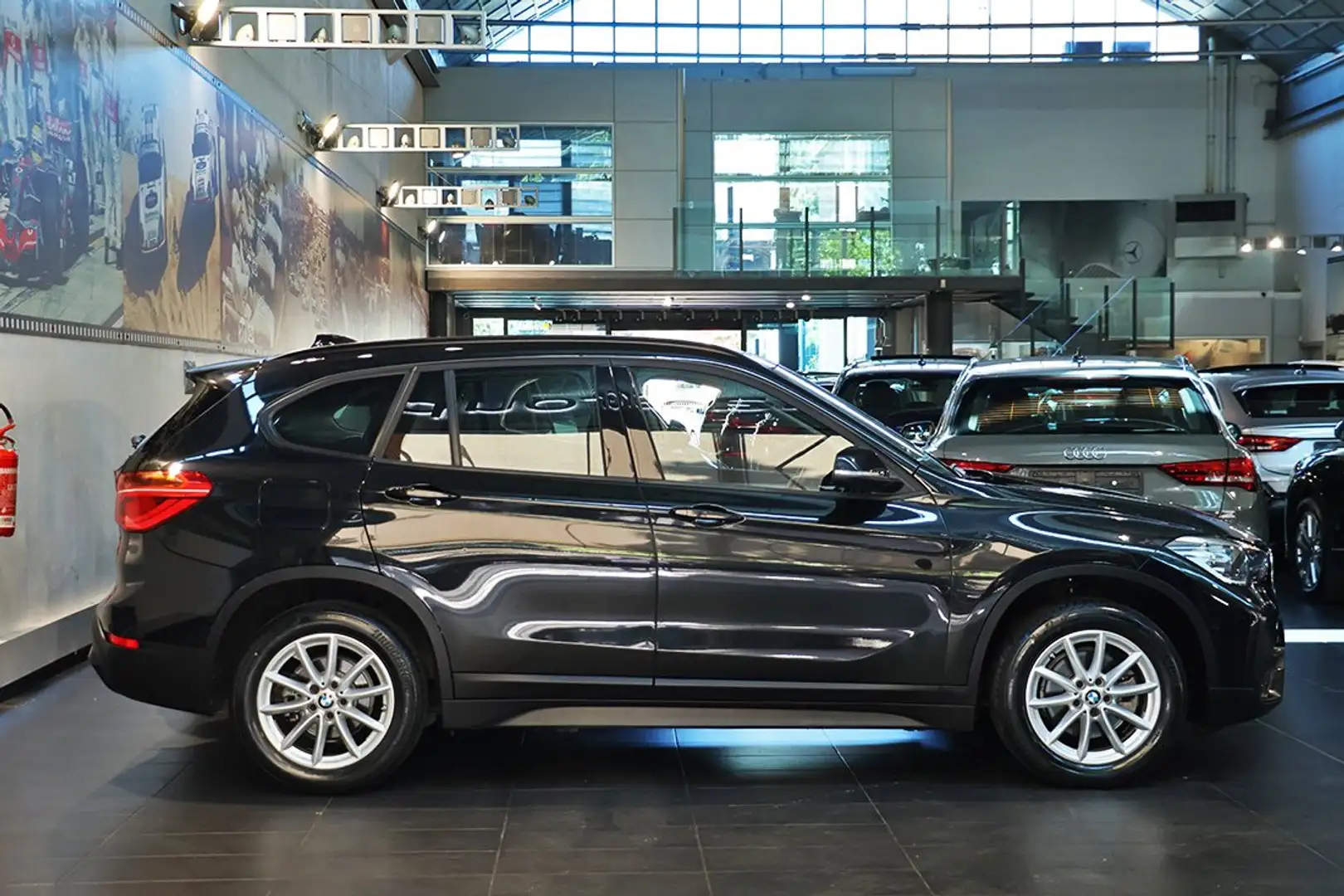BMW X1 sDrive18i Advantage AUTO. - NAVI/TELECAMERA/ADAS Nero - 2
