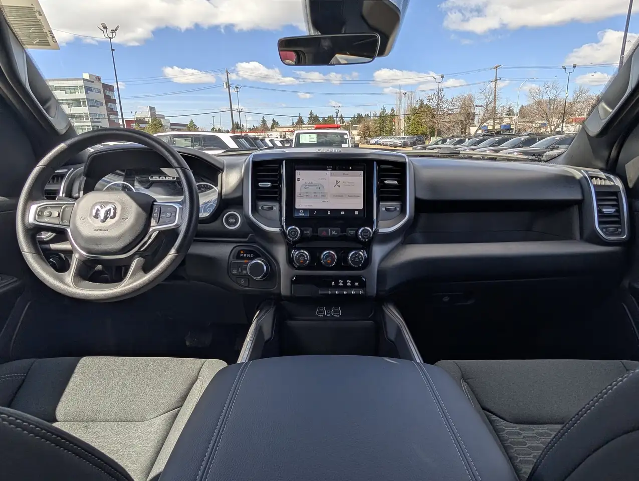 RAM 1500 снимка RAM 1500