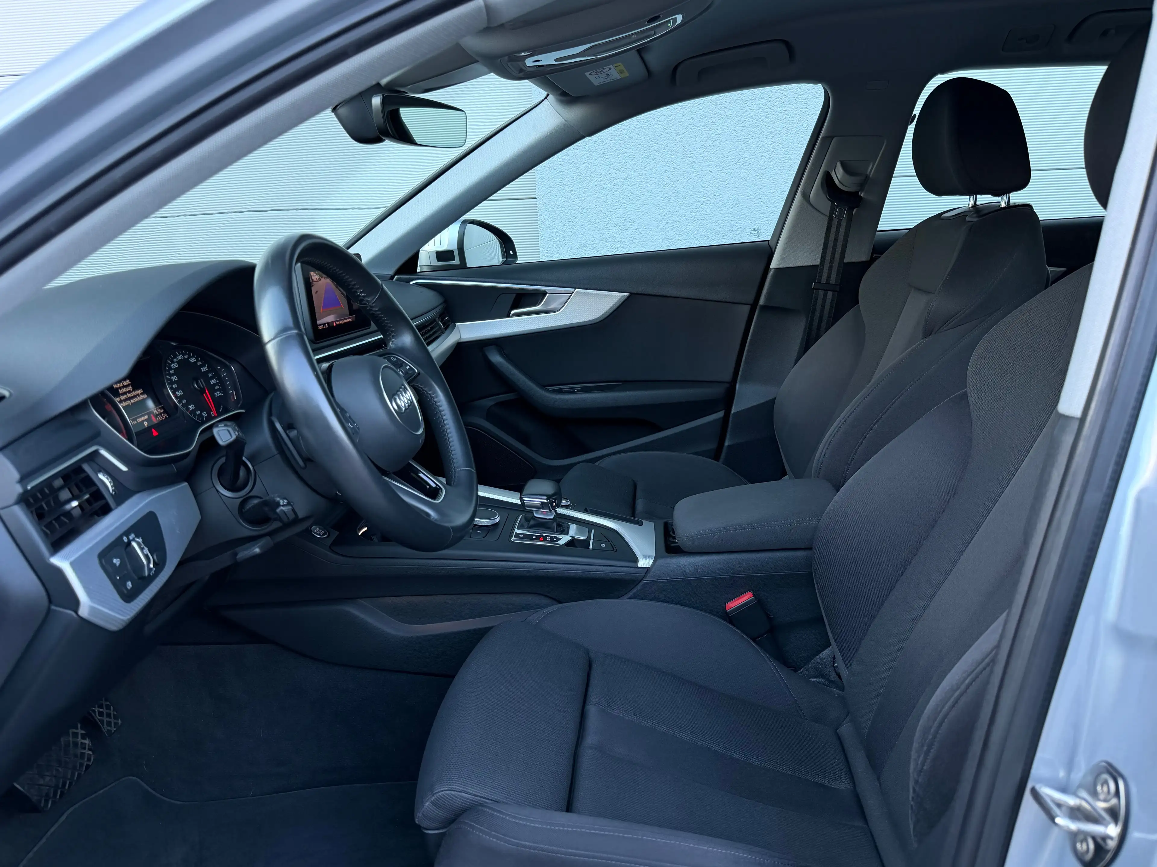 Audi A4 40 TDI sport — photo 7