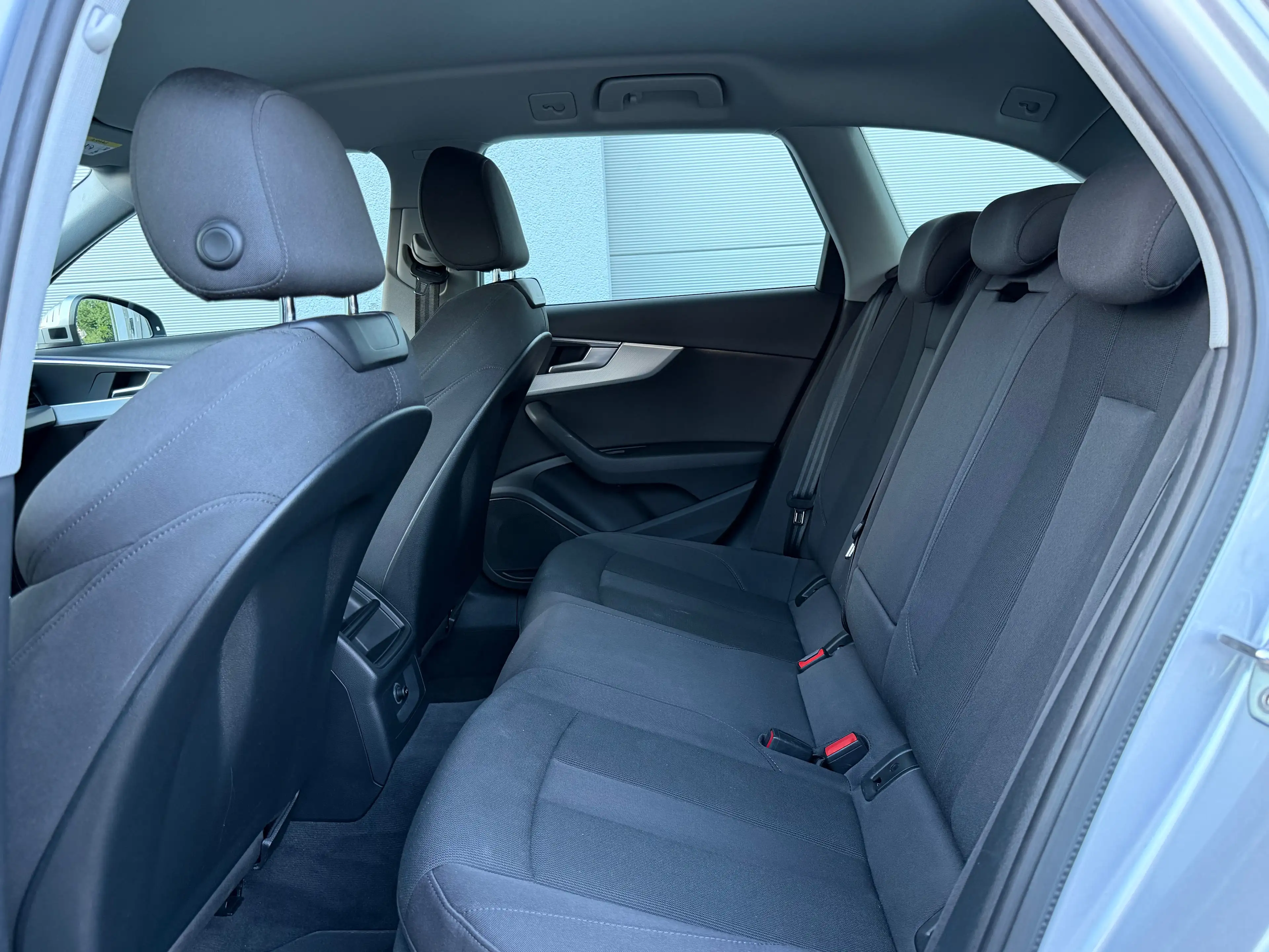 Audi A4 40 TDI sport — photo 9