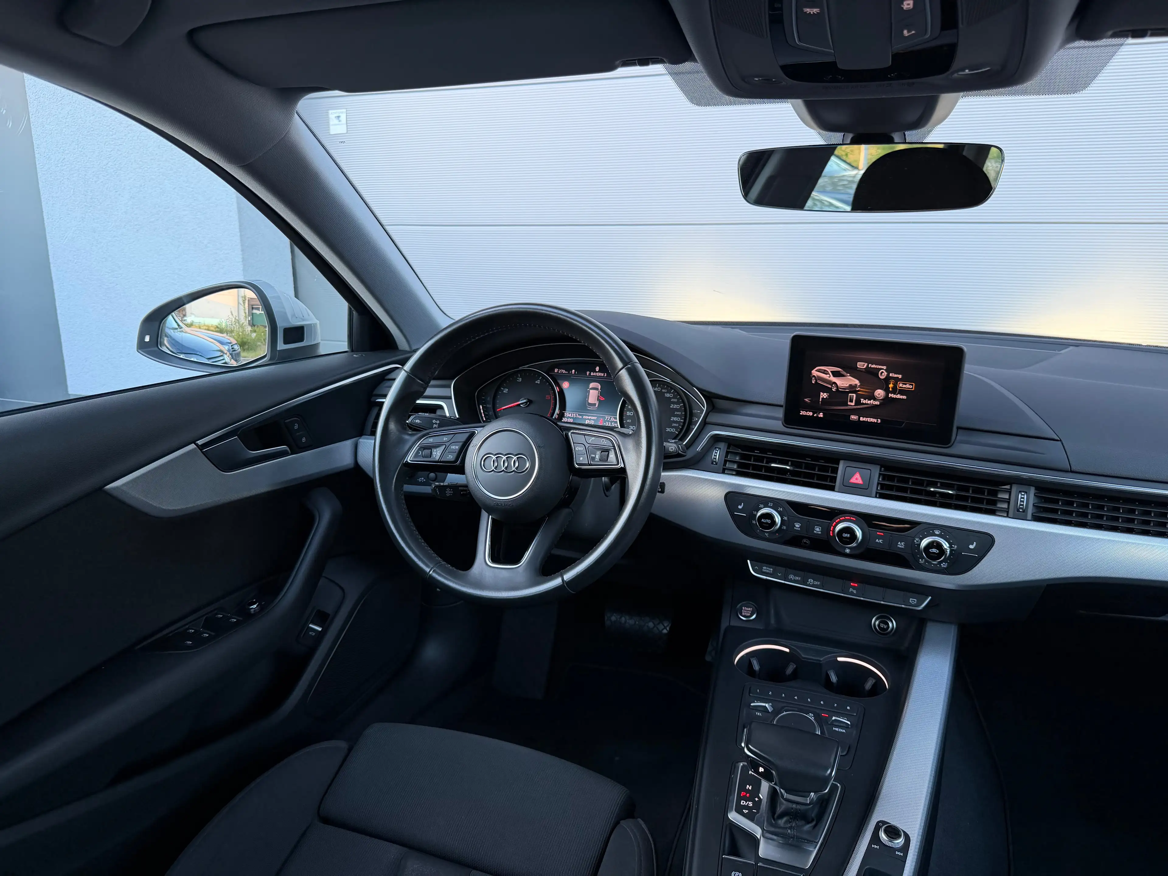 Audi A4 40 TDI sport — photo 12
