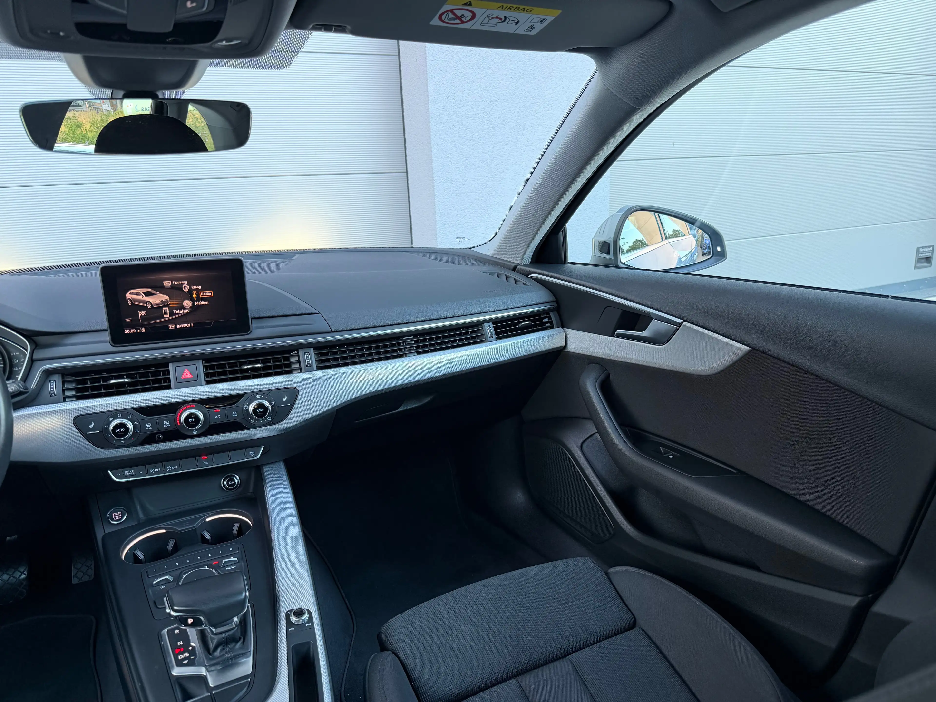 Audi A4 40 TDI sport — photo 13