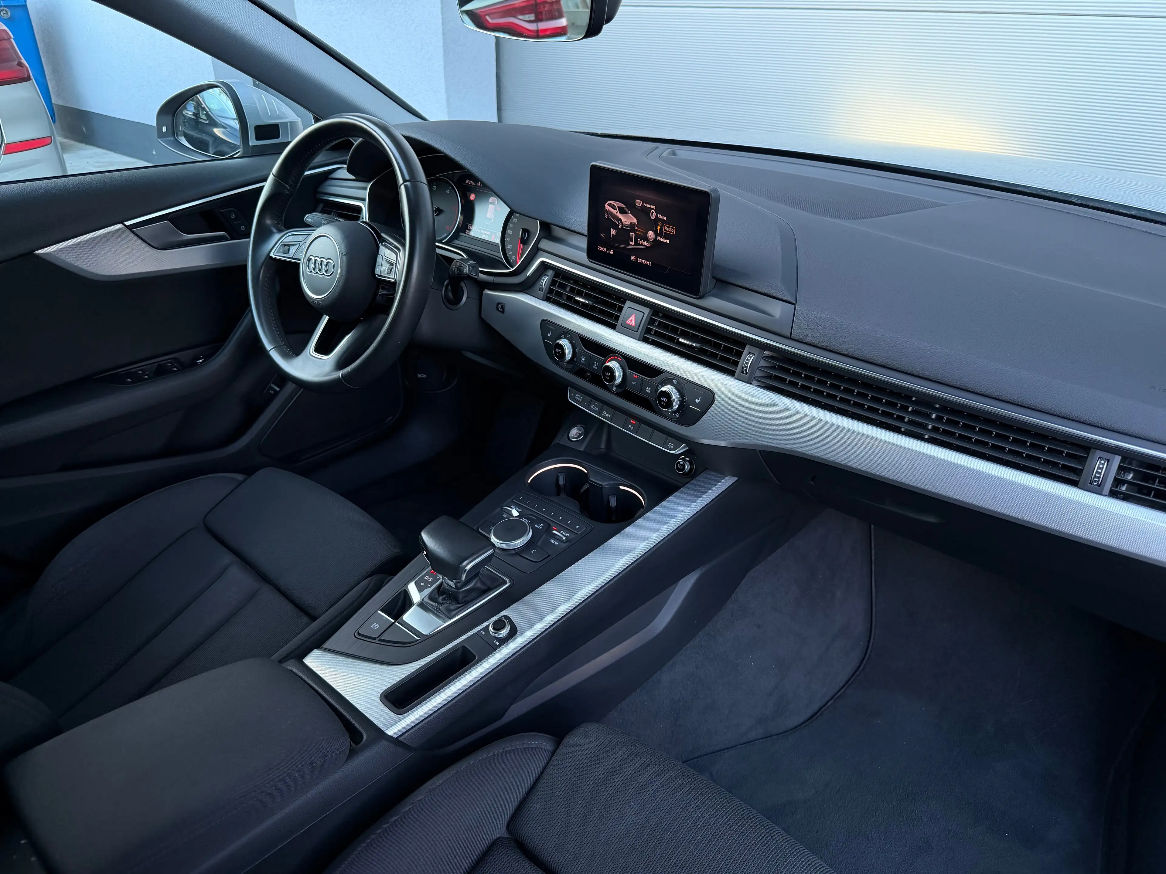 Audi A4 40 TDI sport — photo 11