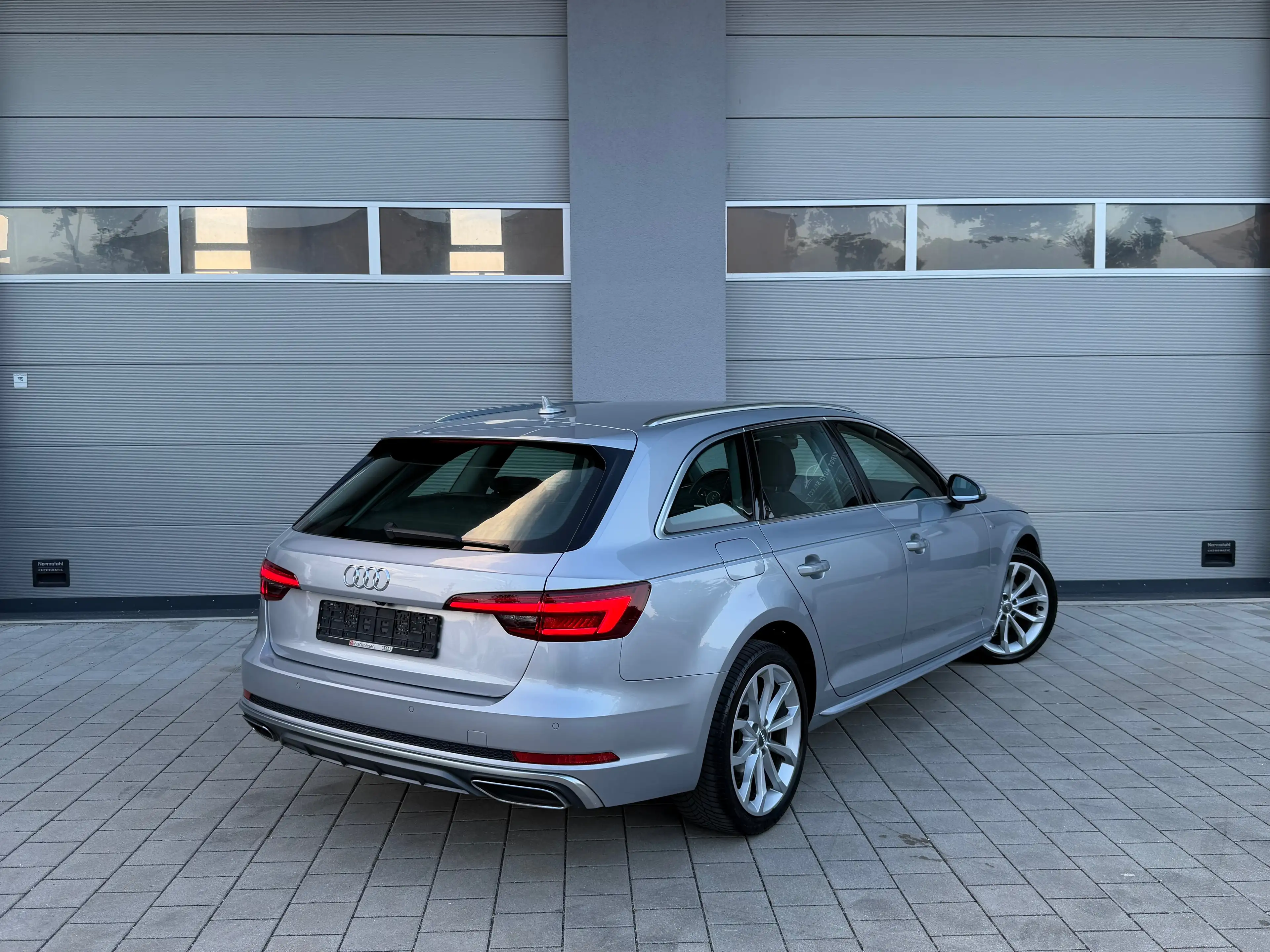 Audi A4 40 TDI sport — photo 4