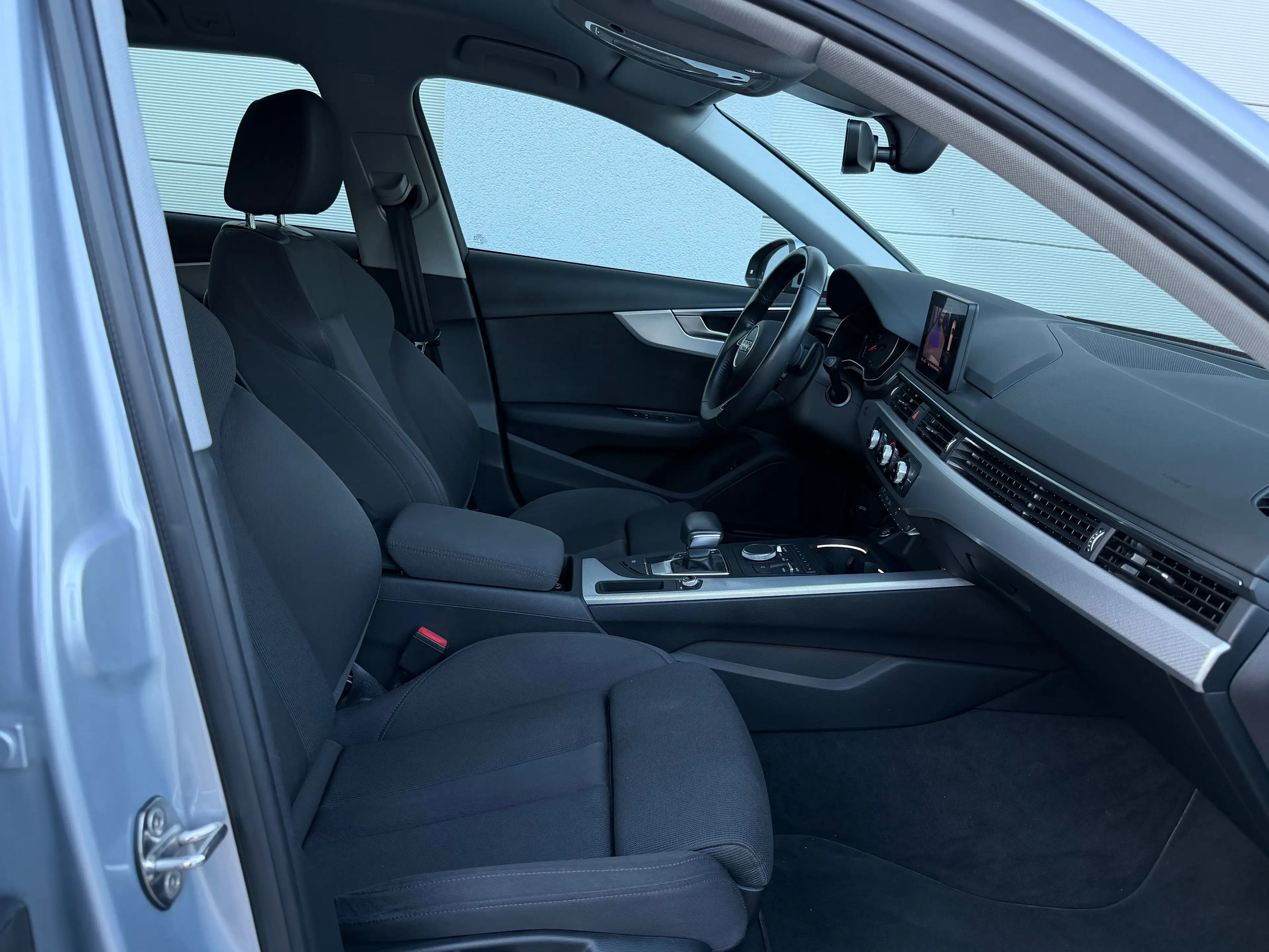 Audi A4 40 TDI sport — photo 8