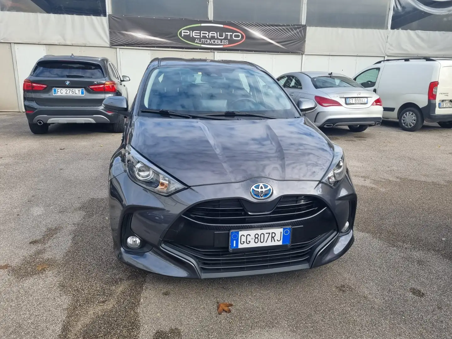 Toyota Yaris Yaris IV 1.5h Active Gris - 1