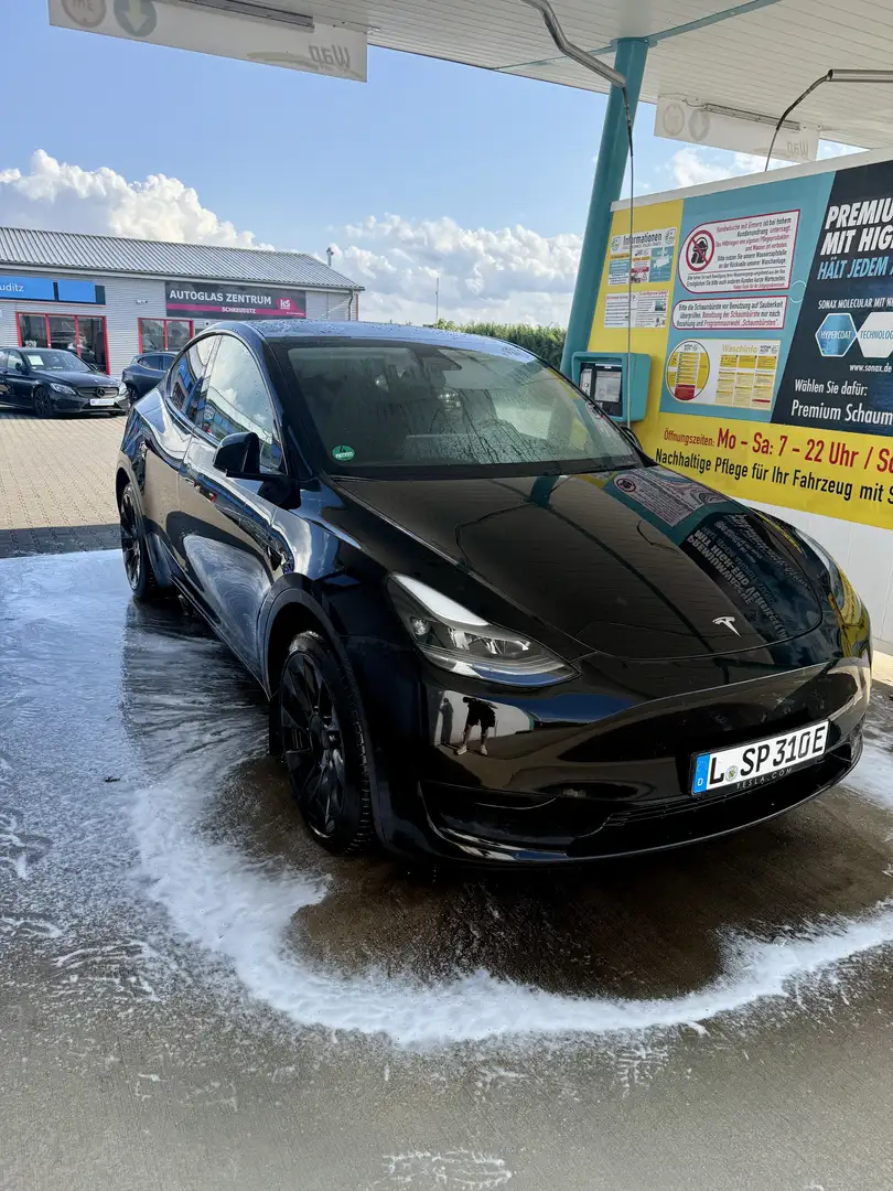 Tesla Model Y RWD - 1