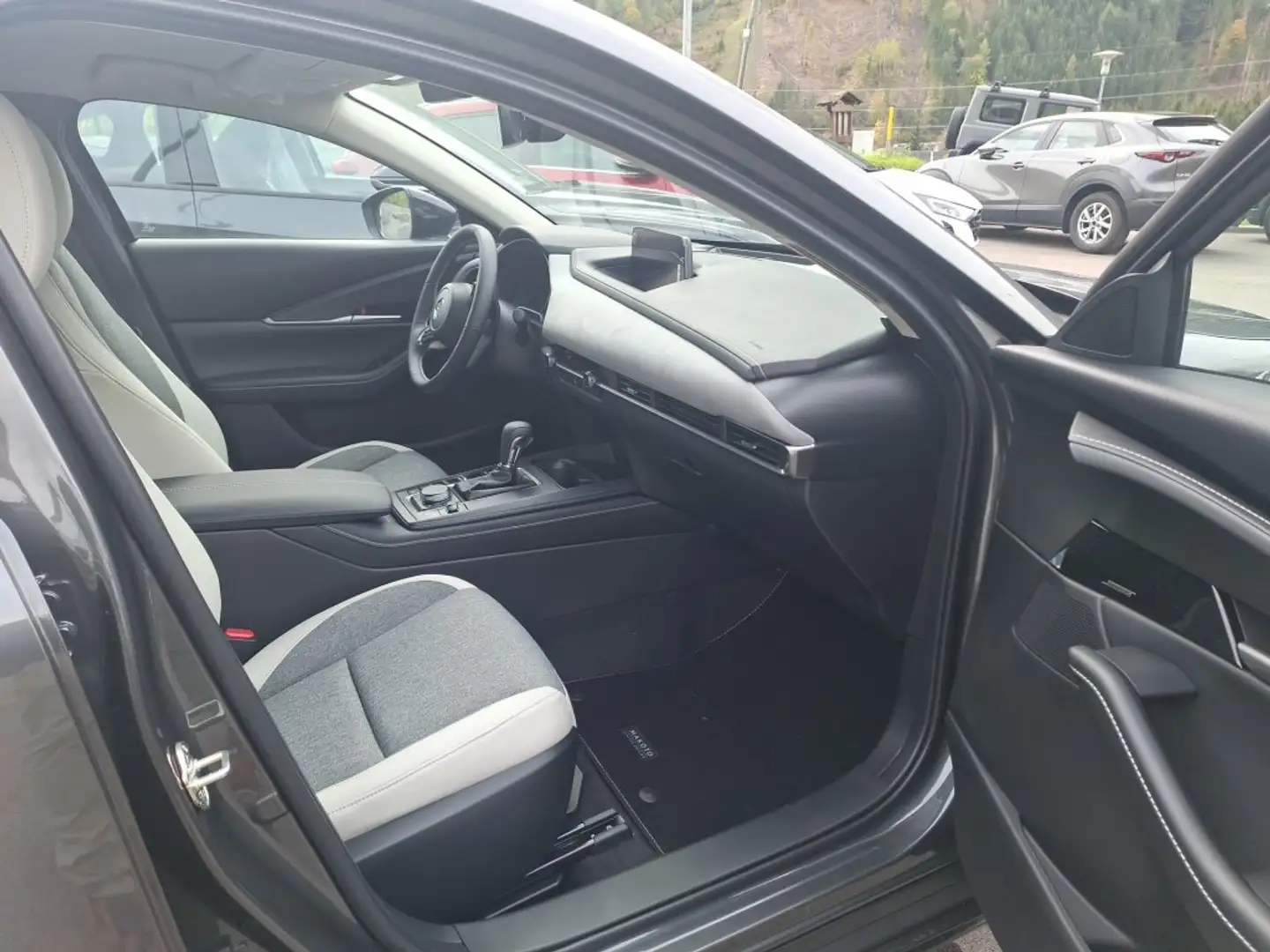 Mazda CX-30 2027 CX-30 2.0L e-SKYACTIV X 186ps 6AT AWD Makoto Grau - 2
