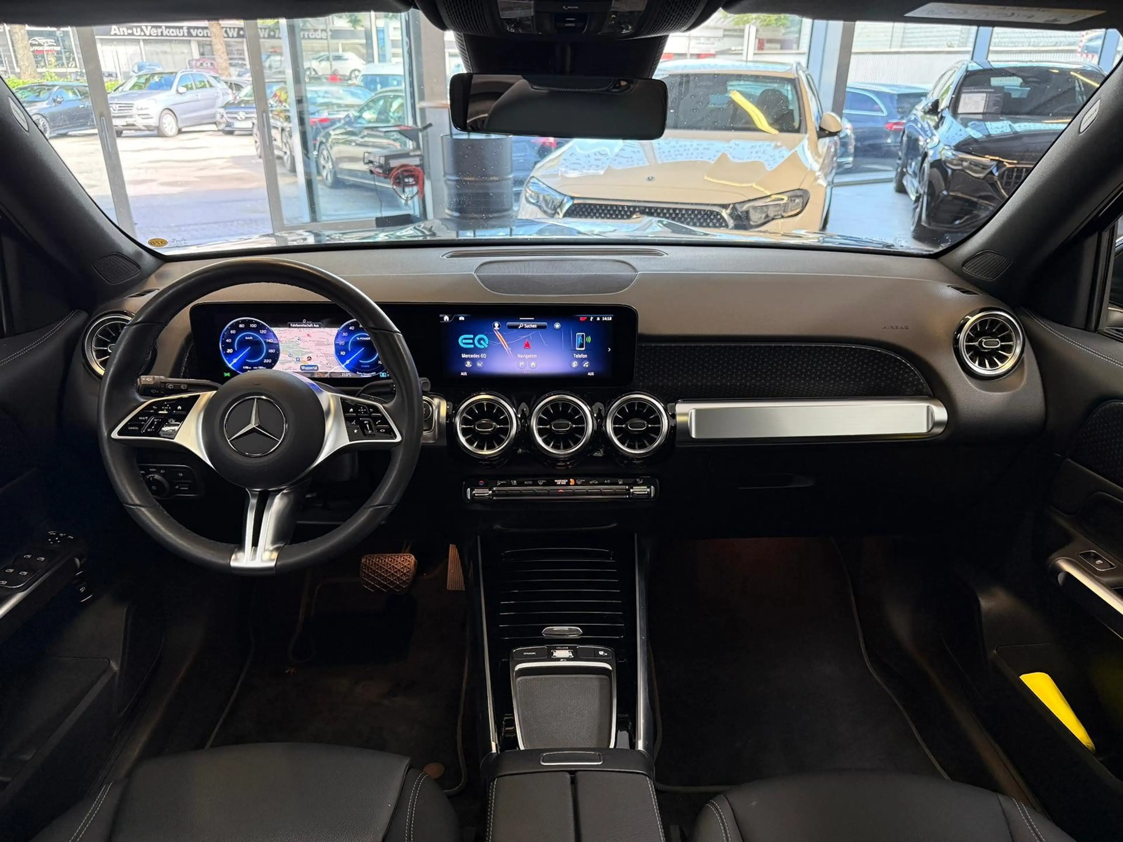Mercedes-Benz EQB 300 4M Progressive PANO+KAMERA+TOTW+CARPLAY — photo 14