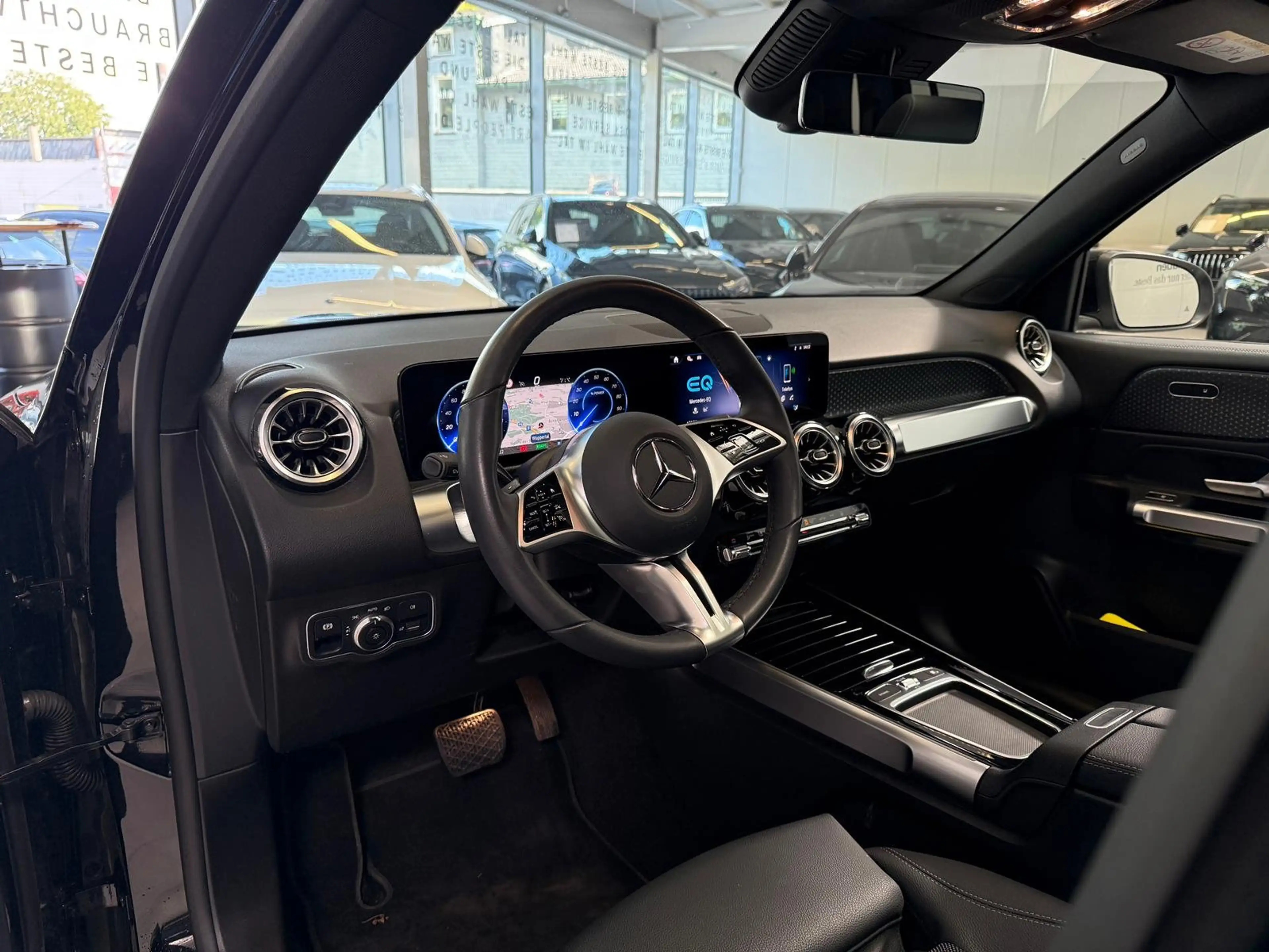 Mercedes-Benz EQB 300 4M Progressive PANO+KAMERA+TOTW+CARPLAY — photo 10