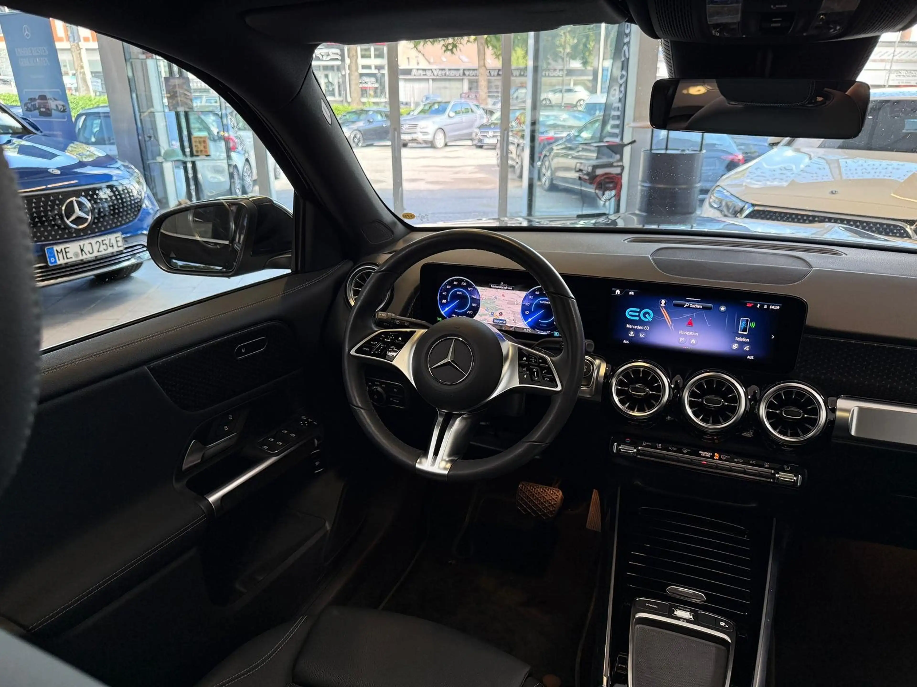 Mercedes-Benz EQB 300 4M Progressive PANO+KAMERA+TOTW+CARPLAY — photo 15