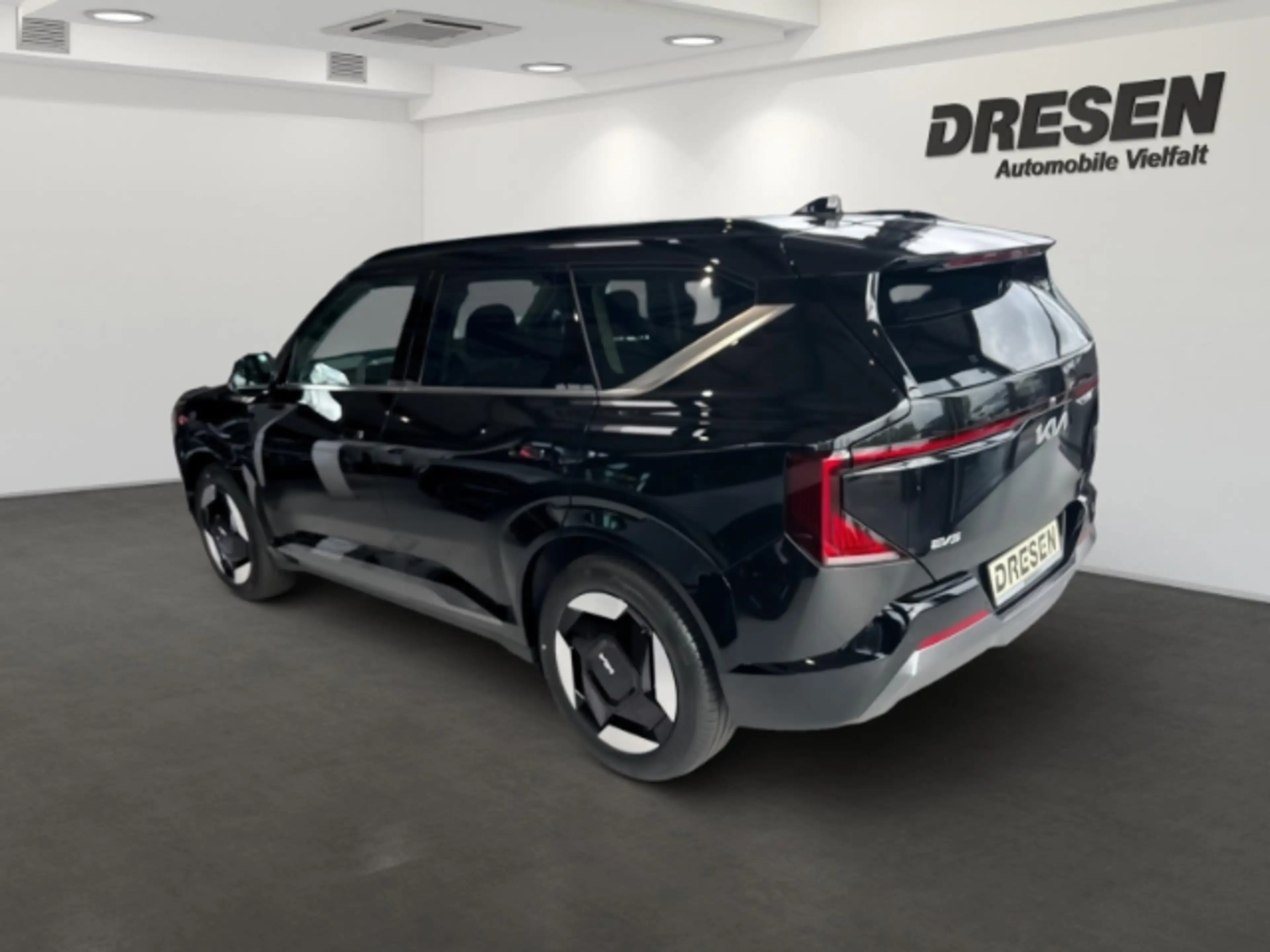 Kia EV5 Earth 81,4 kWh WÄRMEPUMPE,CARPLAY,KAMERA,DAB — photo 4