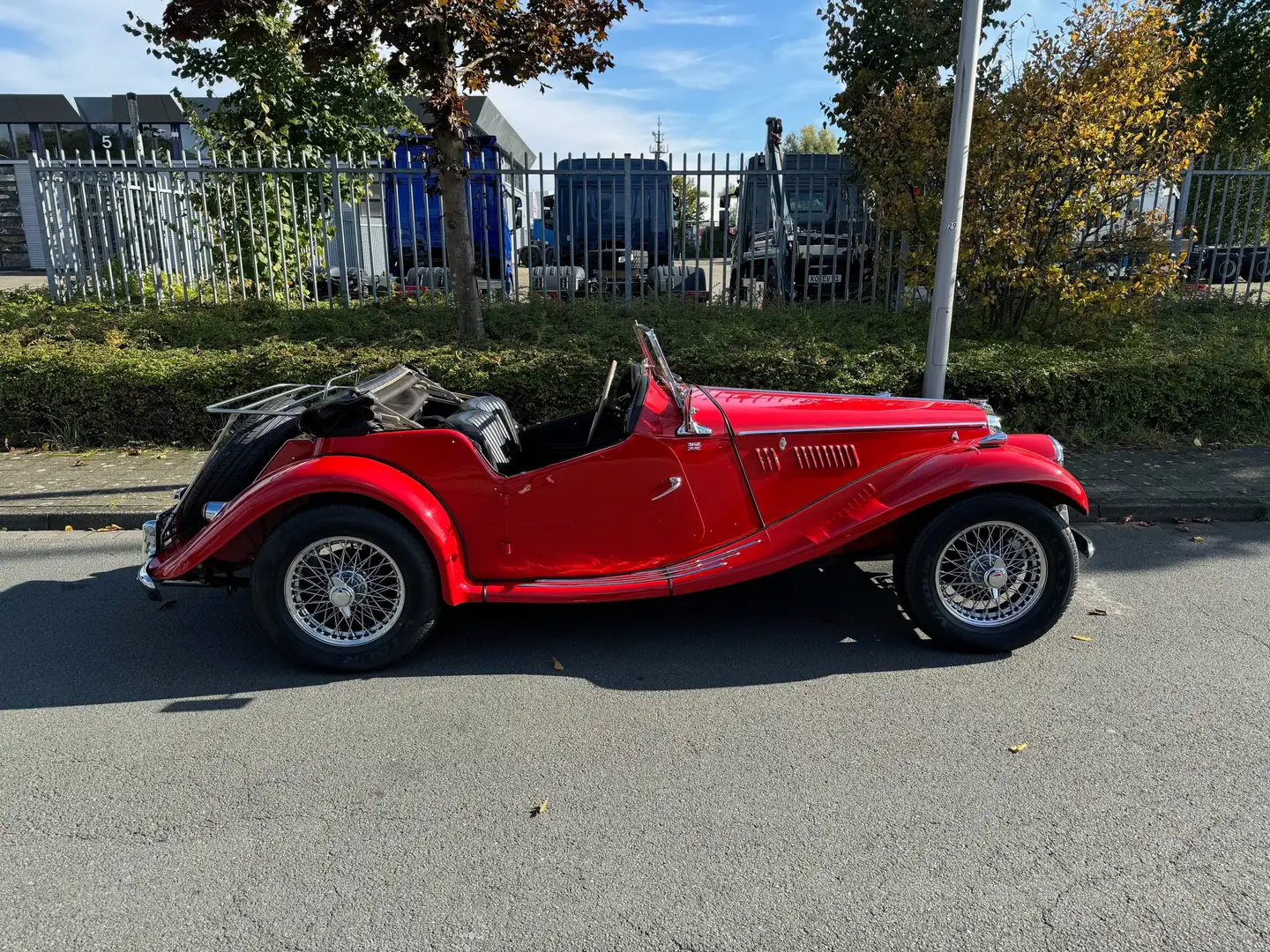 MG TF 1250, Note 1- Červená - 2