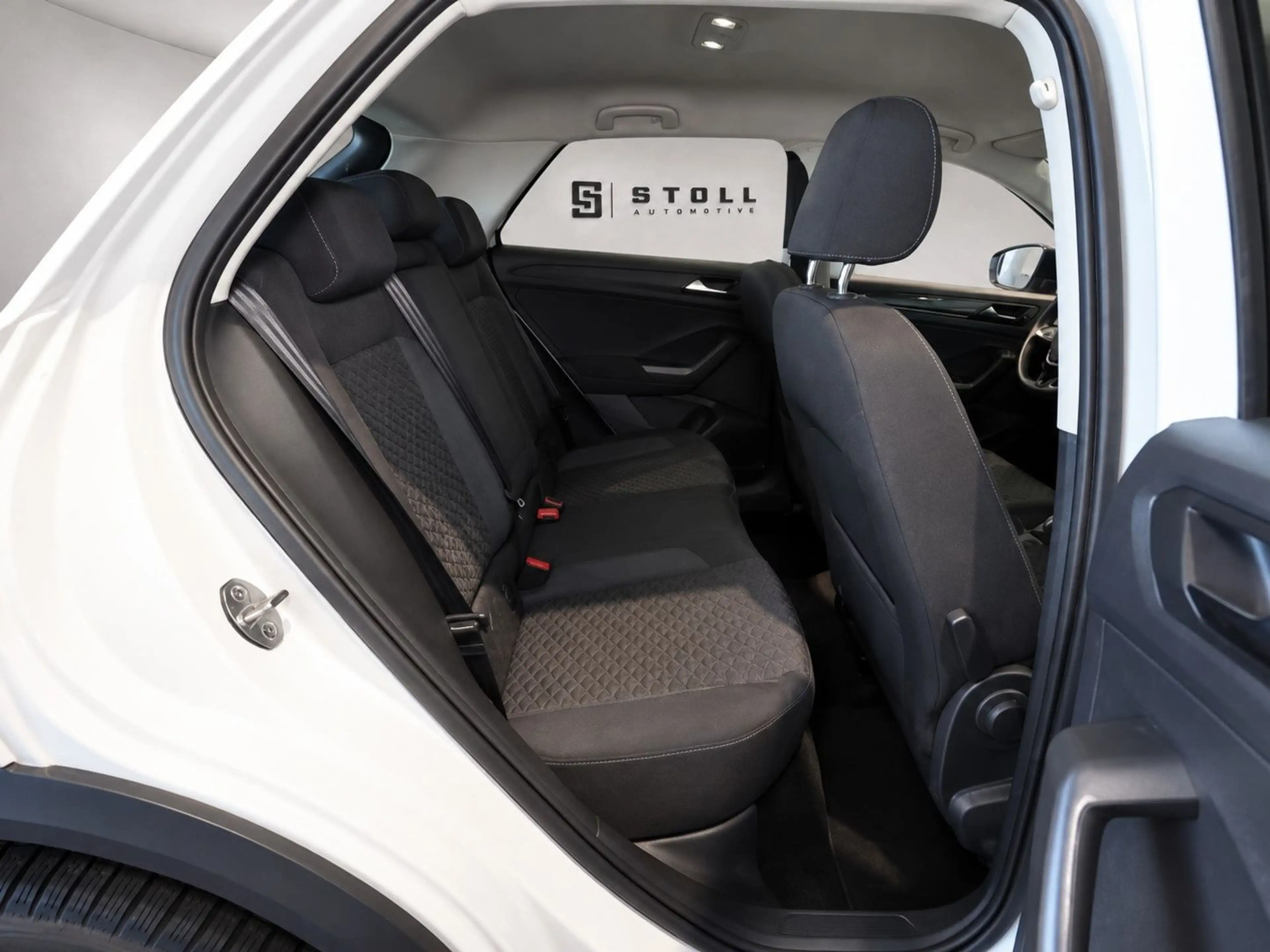 Volkswagen T-Roc 1.5 TSI IQ.DRIVE DSG Navi+ACC+RearView — photo 12