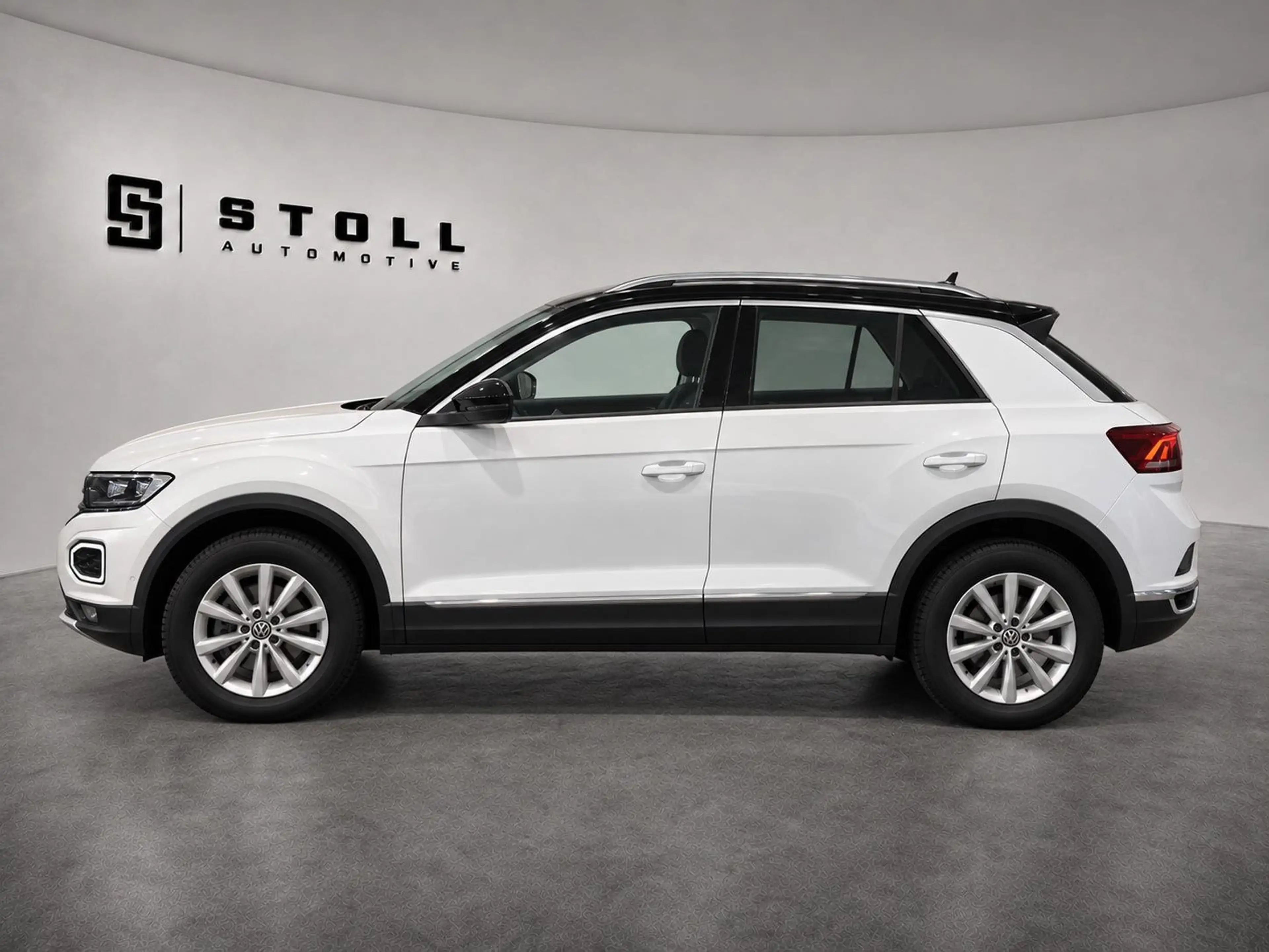 Volkswagen T-Roc 1.5 TSI IQ.DRIVE DSG Navi+ACC+RearView — photo 8