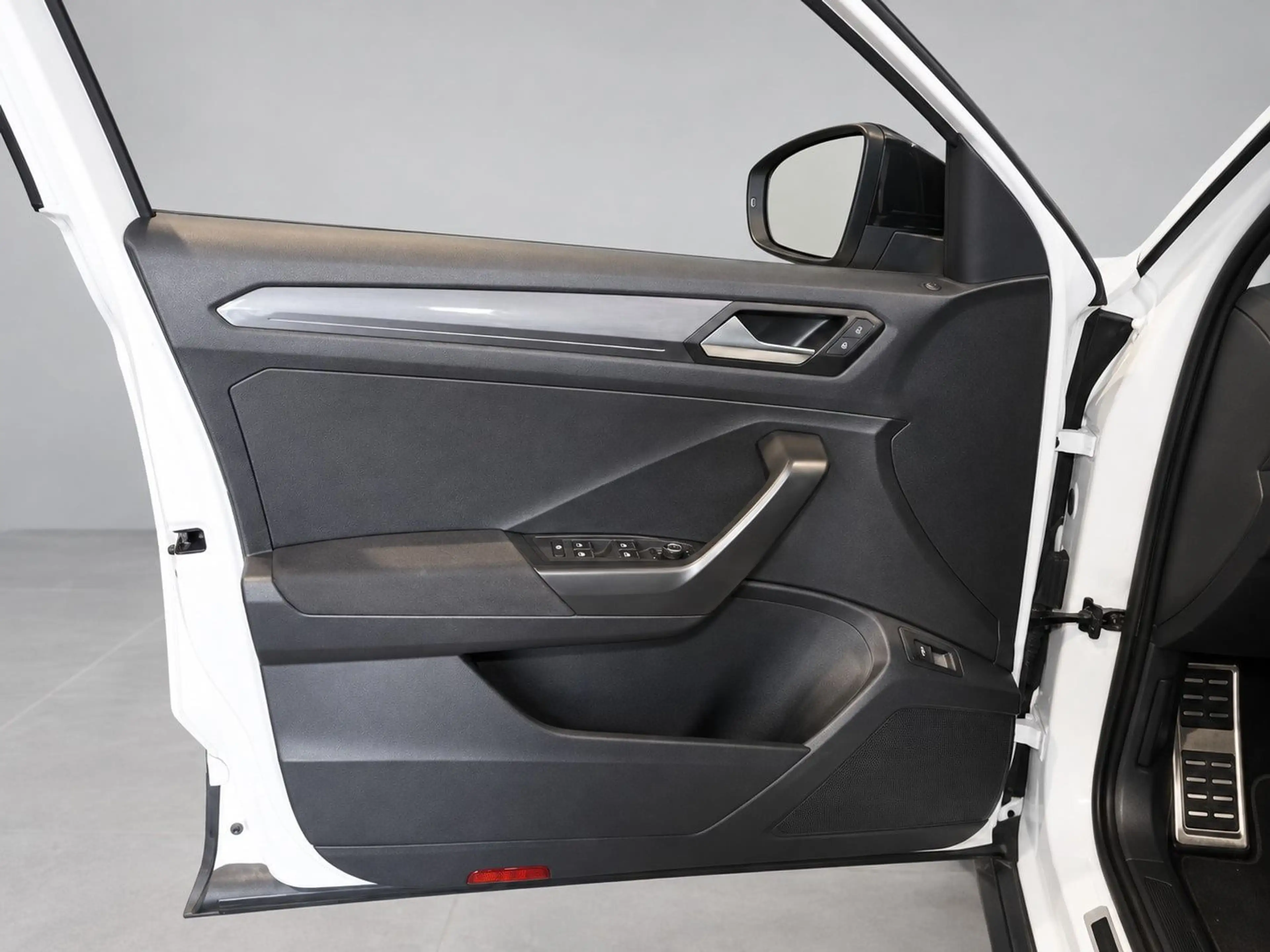 Volkswagen T-Roc 1.5 TSI IQ.DRIVE DSG Navi+ACC+RearView — photo 14