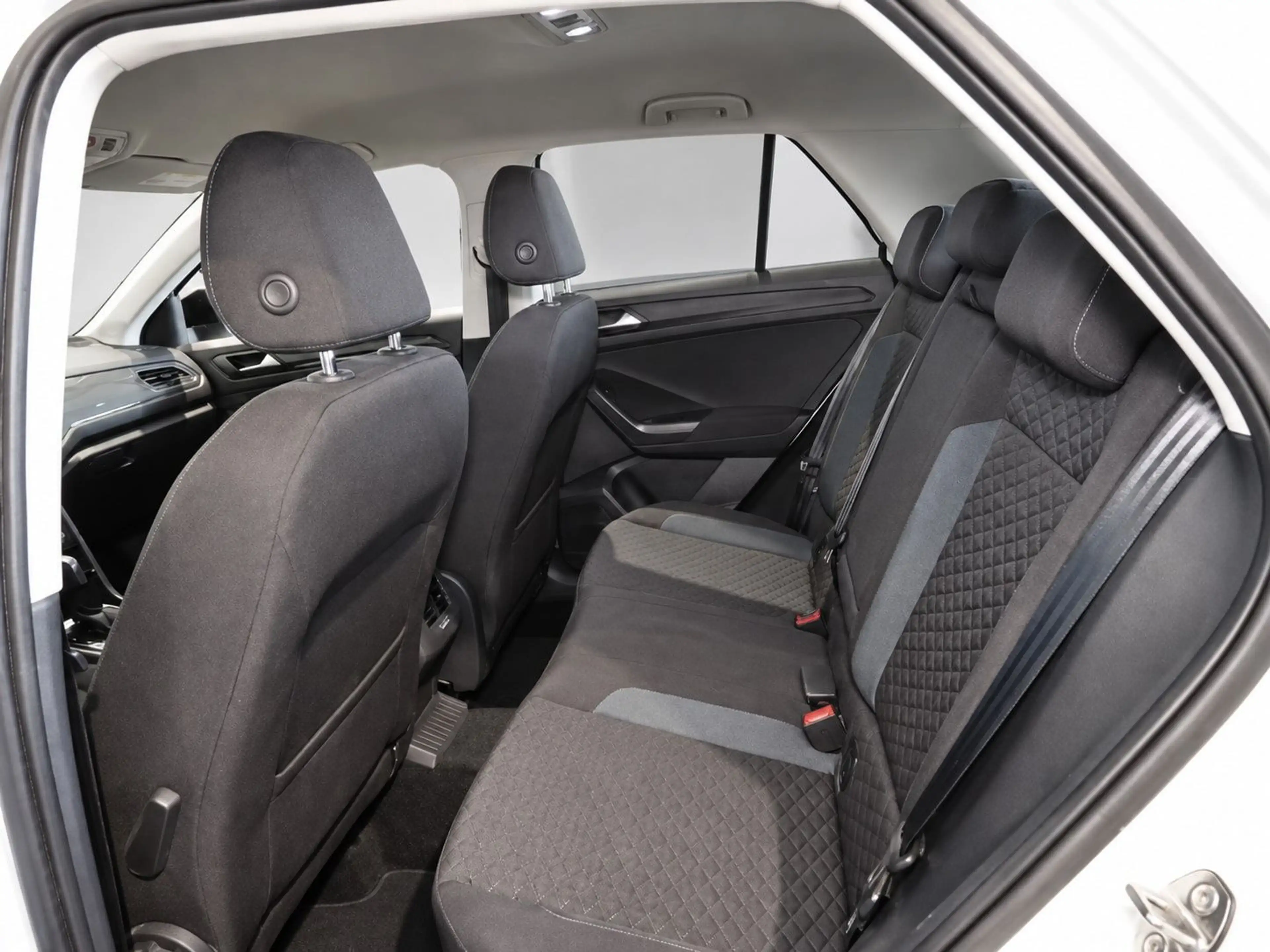 Volkswagen T-Roc 1.5 TSI IQ.DRIVE DSG Navi+ACC+RearView — photo 13