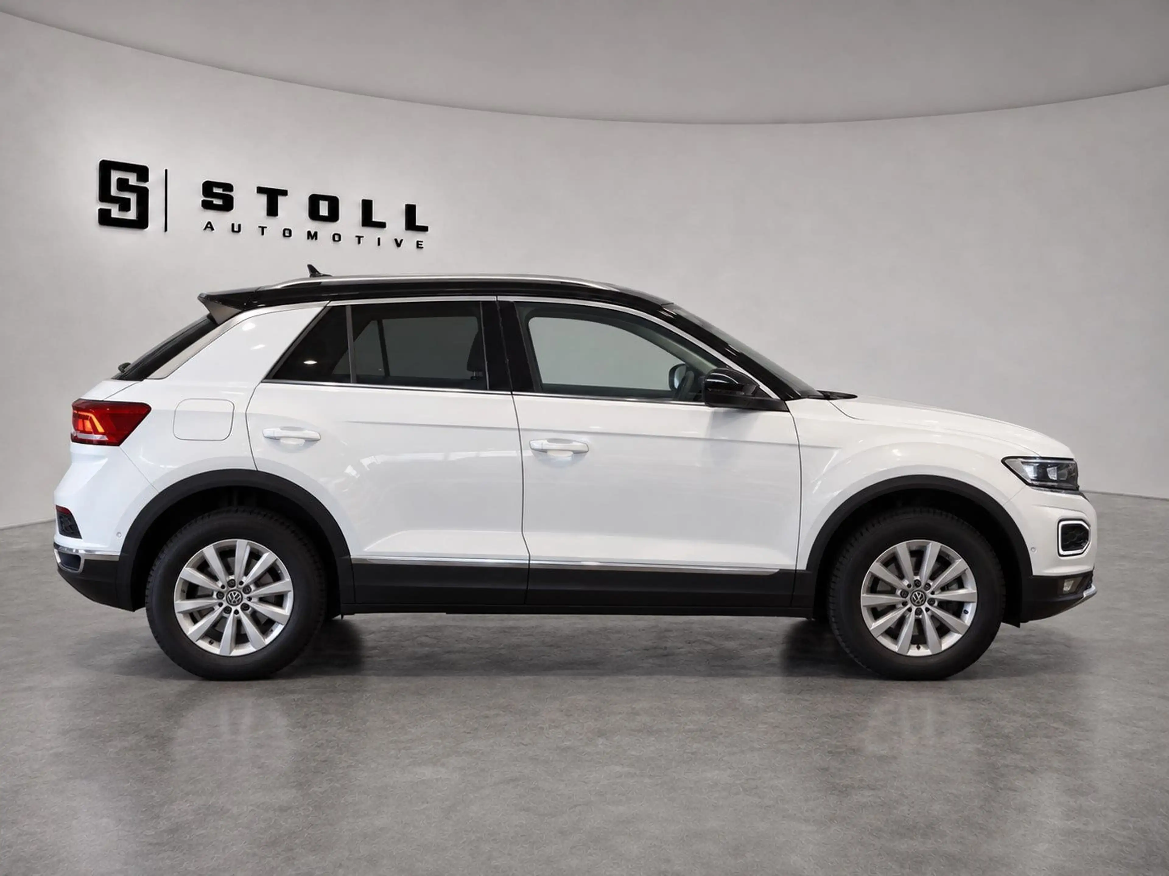 Volkswagen T-Roc 1.5 TSI IQ.DRIVE DSG Navi+ACC+RearView — photo 4