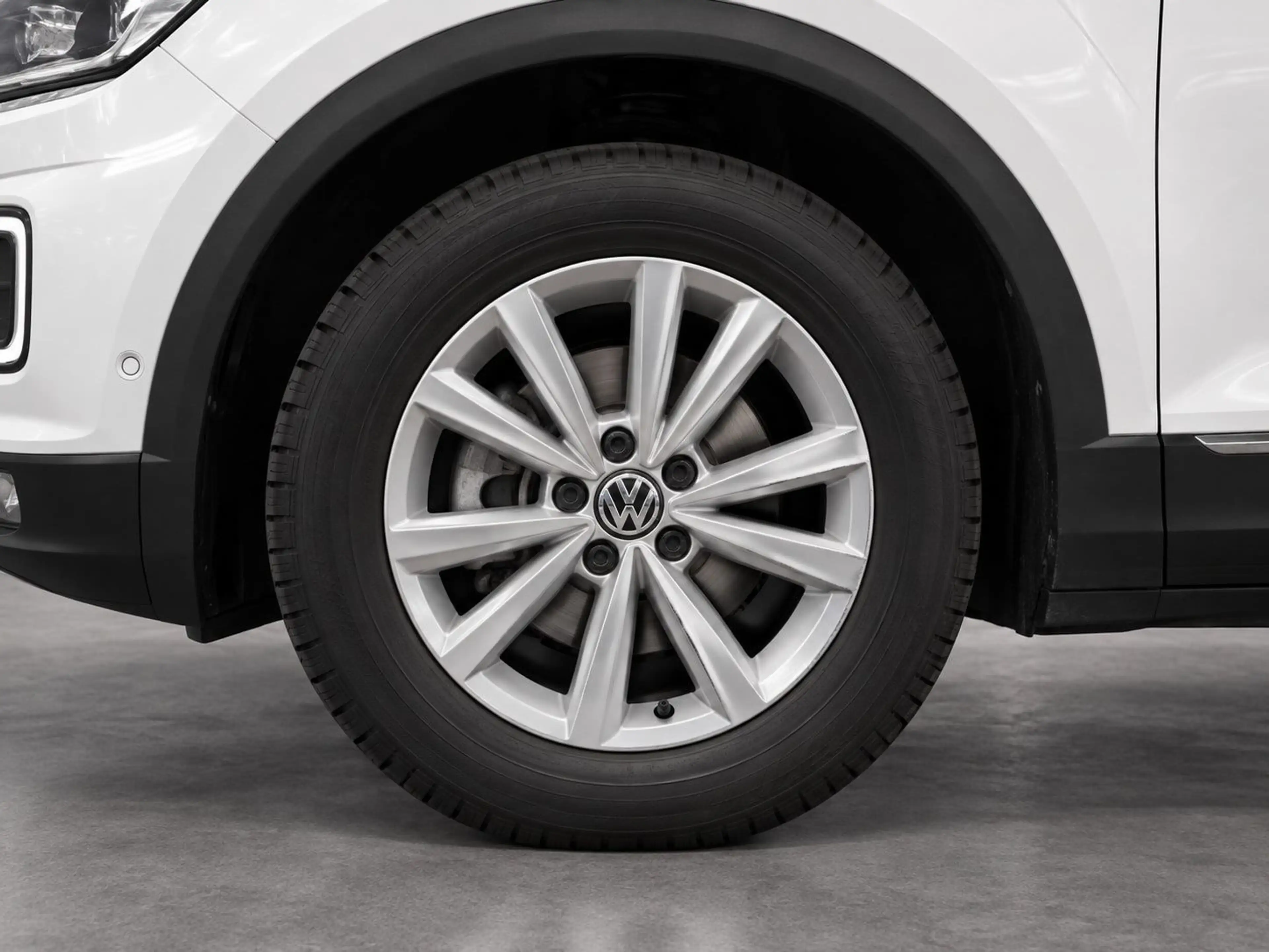 Volkswagen T-Roc 1.5 TSI IQ.DRIVE DSG Navi+ACC+RearView — photo 9