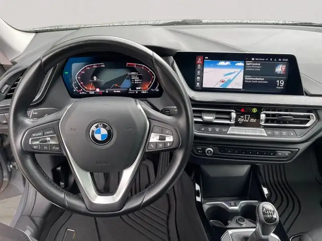 BMW 2 Series view 12