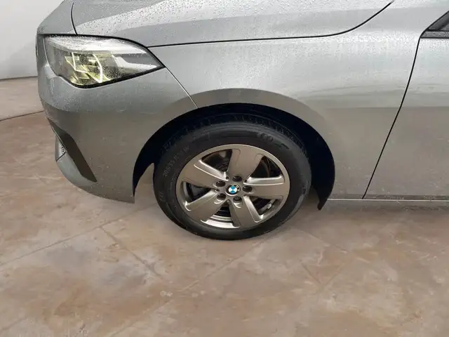 BMW 2 Series view 3