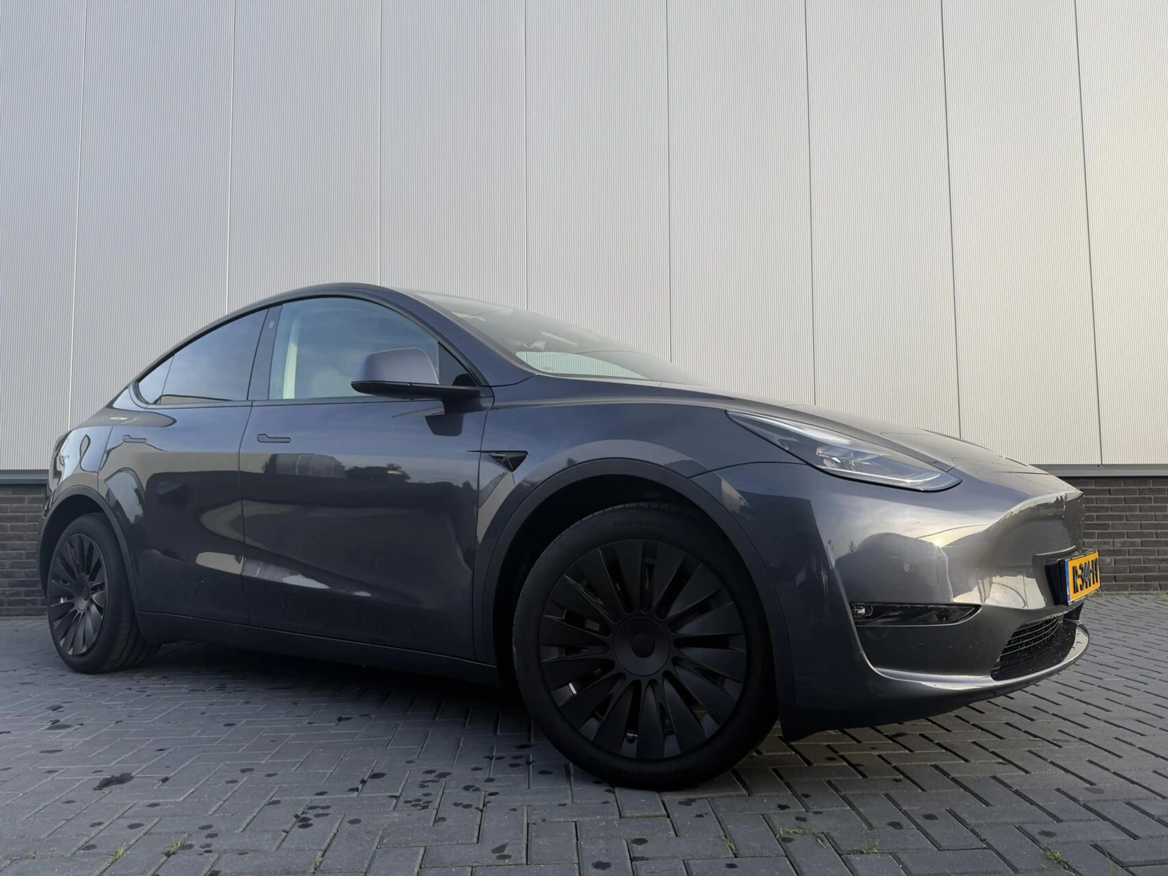 Tesla Model Y Long Range AWD 75 kWh SOH 92% — photo 5