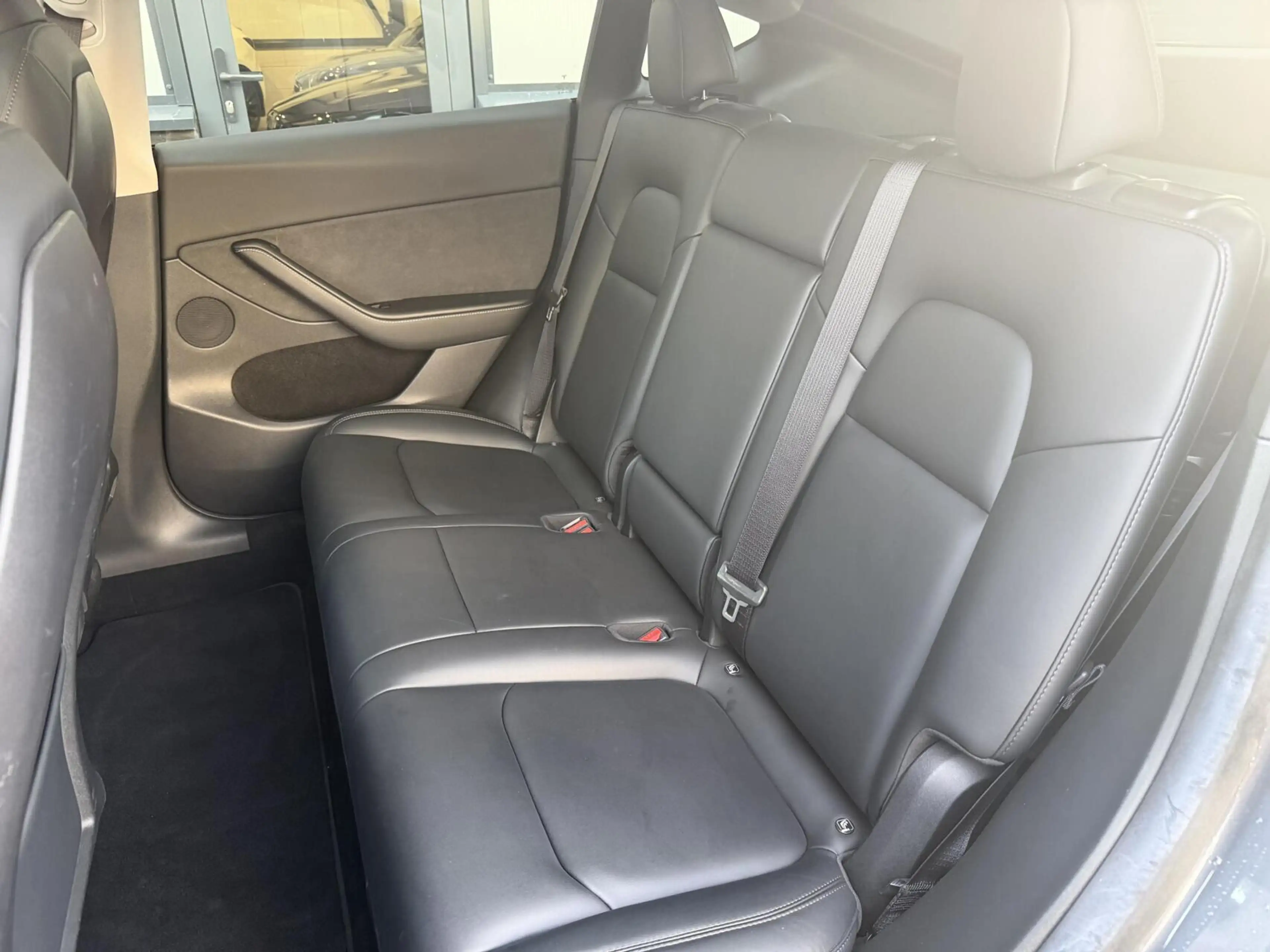 Tesla Model Y Long Range AWD 75 kWh SOH 92% — photo 12