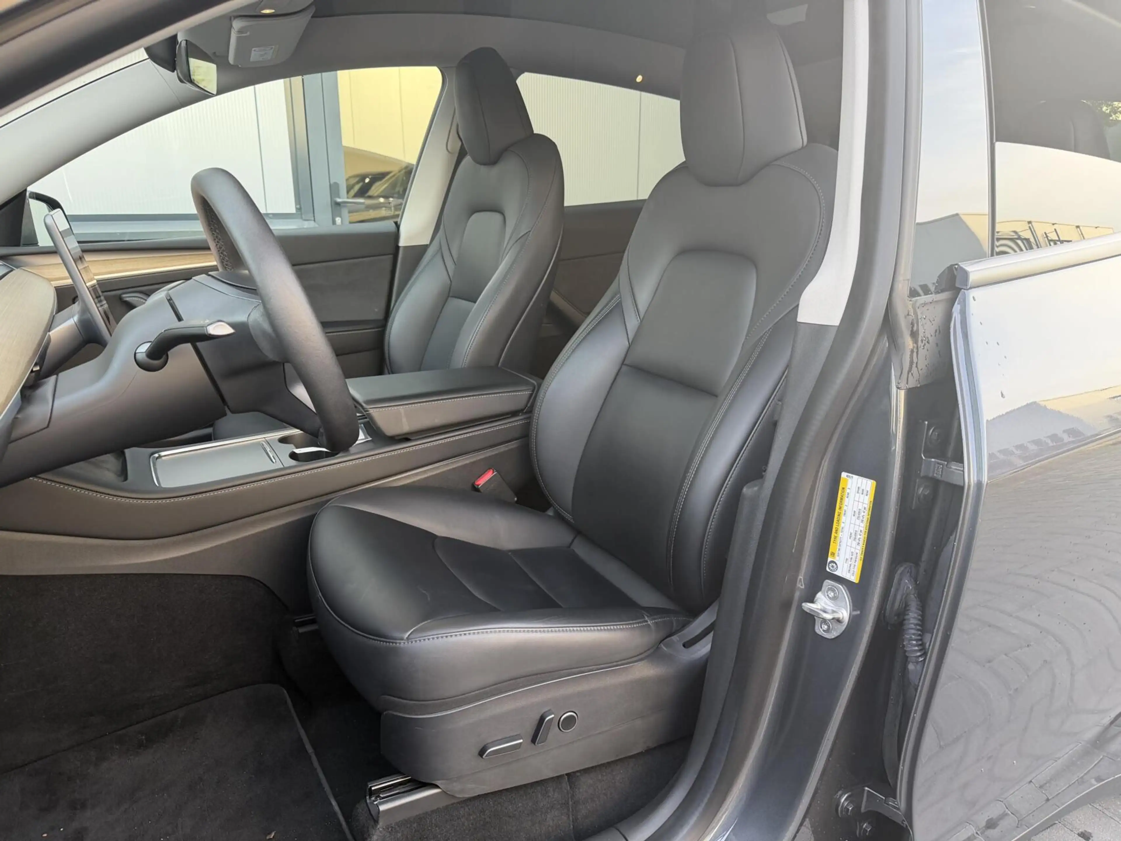 Tesla Model Y Long Range AWD 75 kWh SOH 92% — photo 10