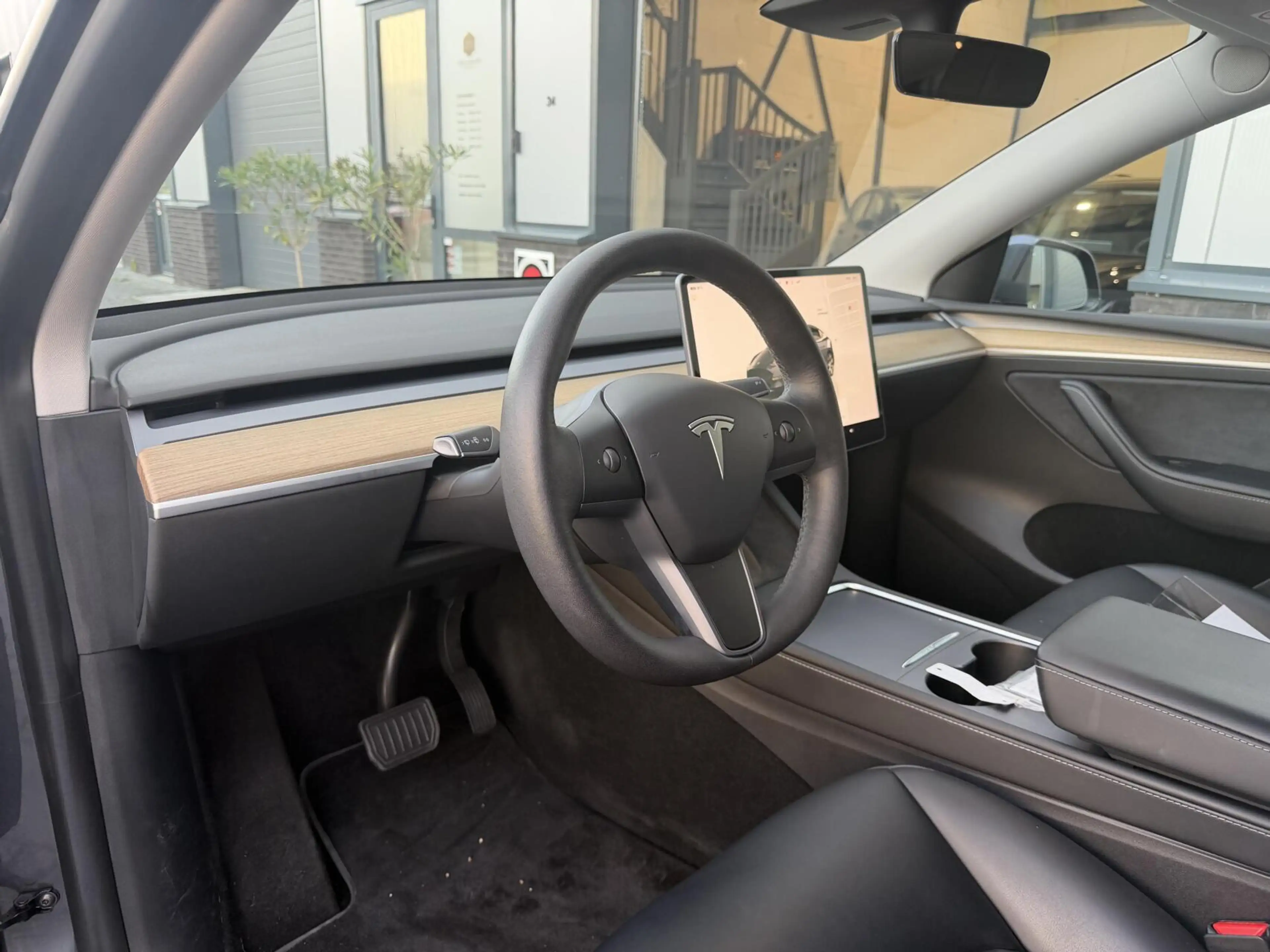 Tesla Model Y Long Range AWD 75 kWh SOH 92% — photo 11