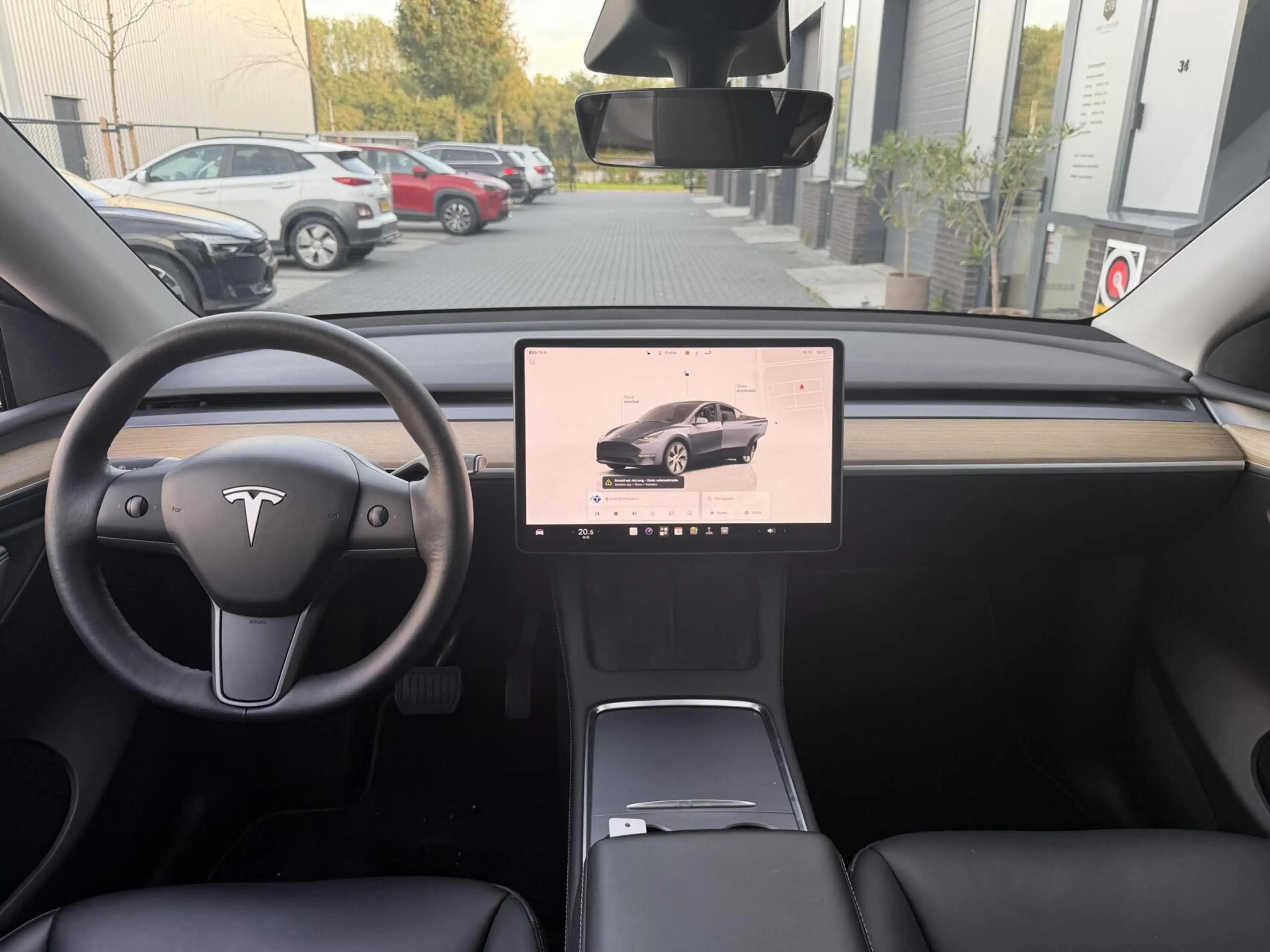 Tesla Model Y Long Range AWD 75 kWh SOH 92% — photo 15