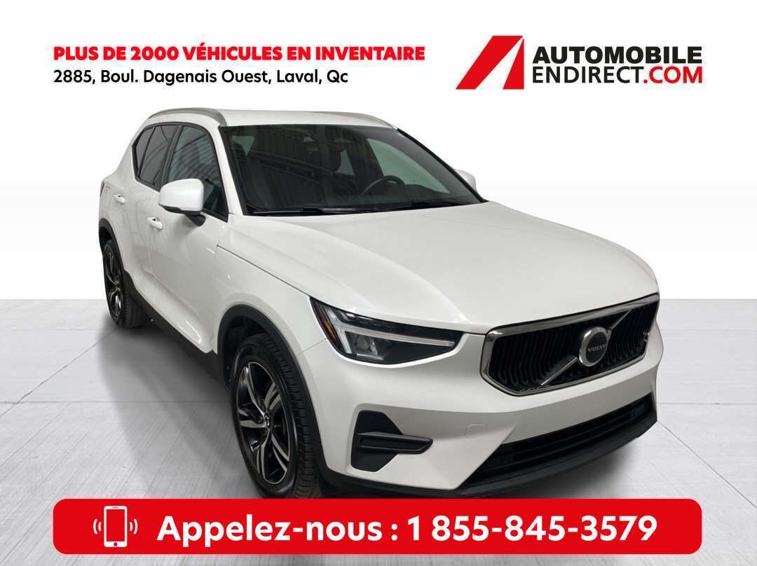 2023 Volvo XC40 B5 Core AWD 2.0L Mags GPS Sièges Chauffants