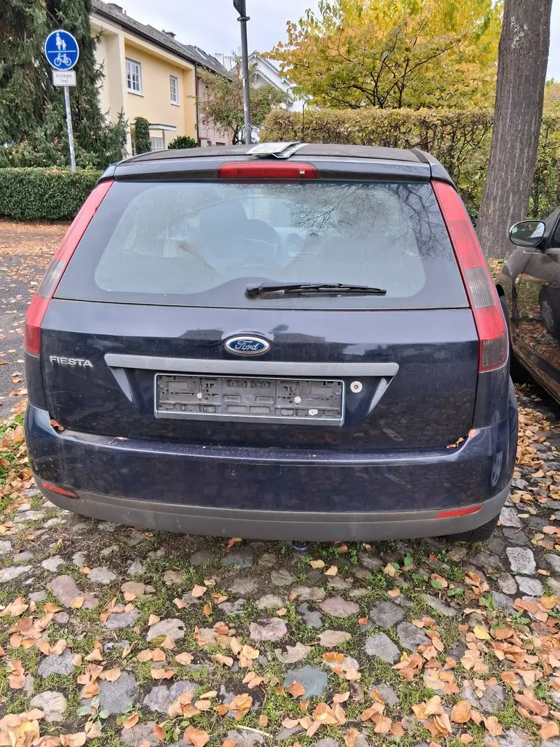 Ford Fiesta Courier - 2