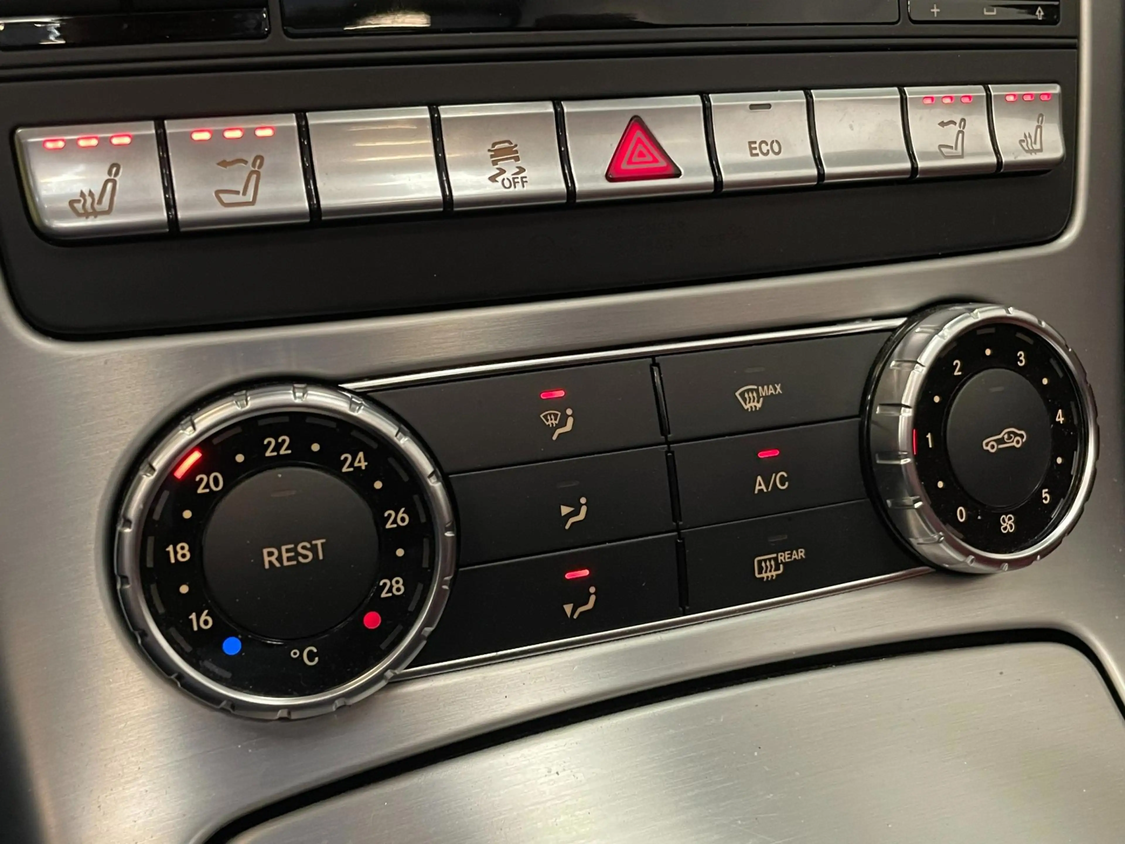 Mercedes-Benz SLK 200 NL-auto / Pano / Airscarf / Leder / Stoelverwarmin — photo 12