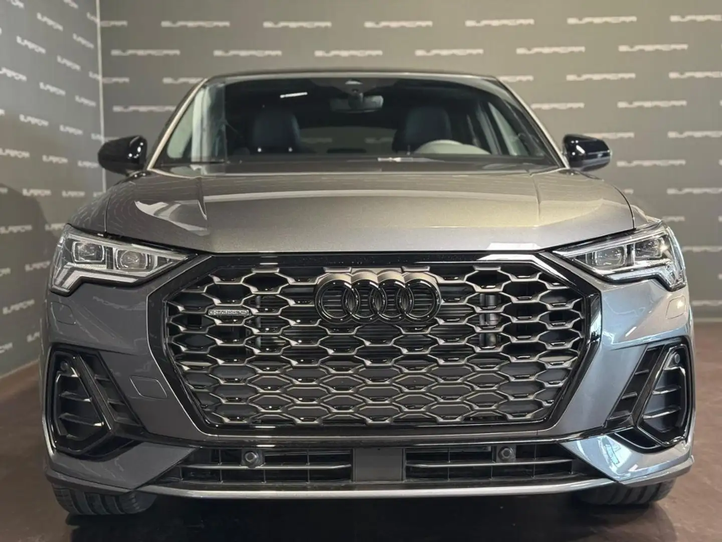 Audi Q3 SPB 40 TDI quattro S tronic Identity Black Grigio - 2
