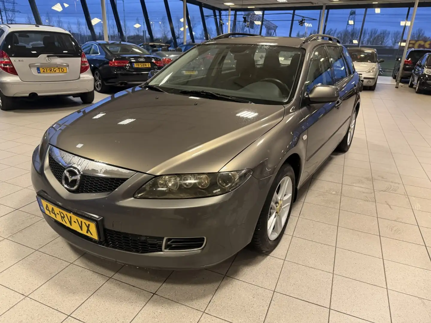 Mazda 6 Sportbreak 1.8i Touring Grijs - 1
